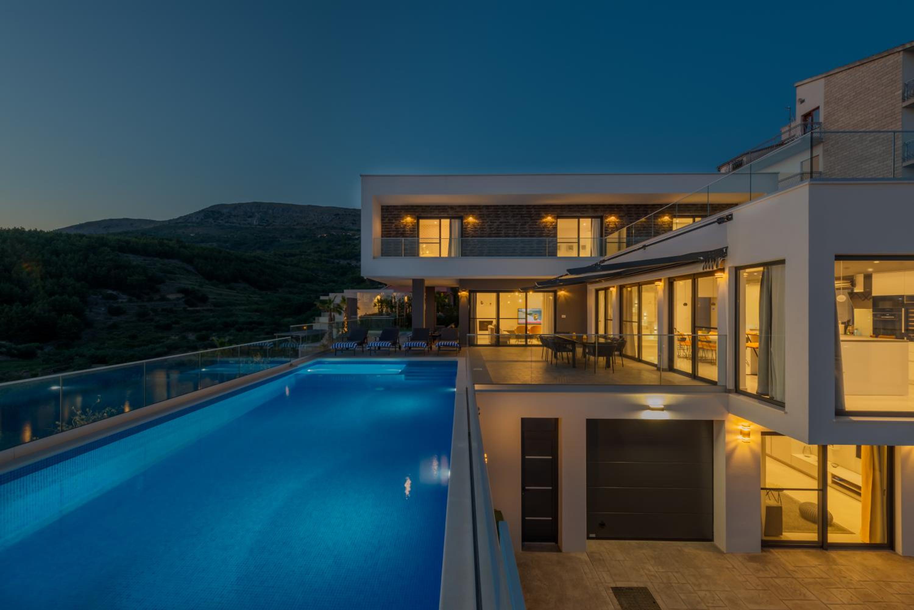 Villa Luna Podstrana view 3