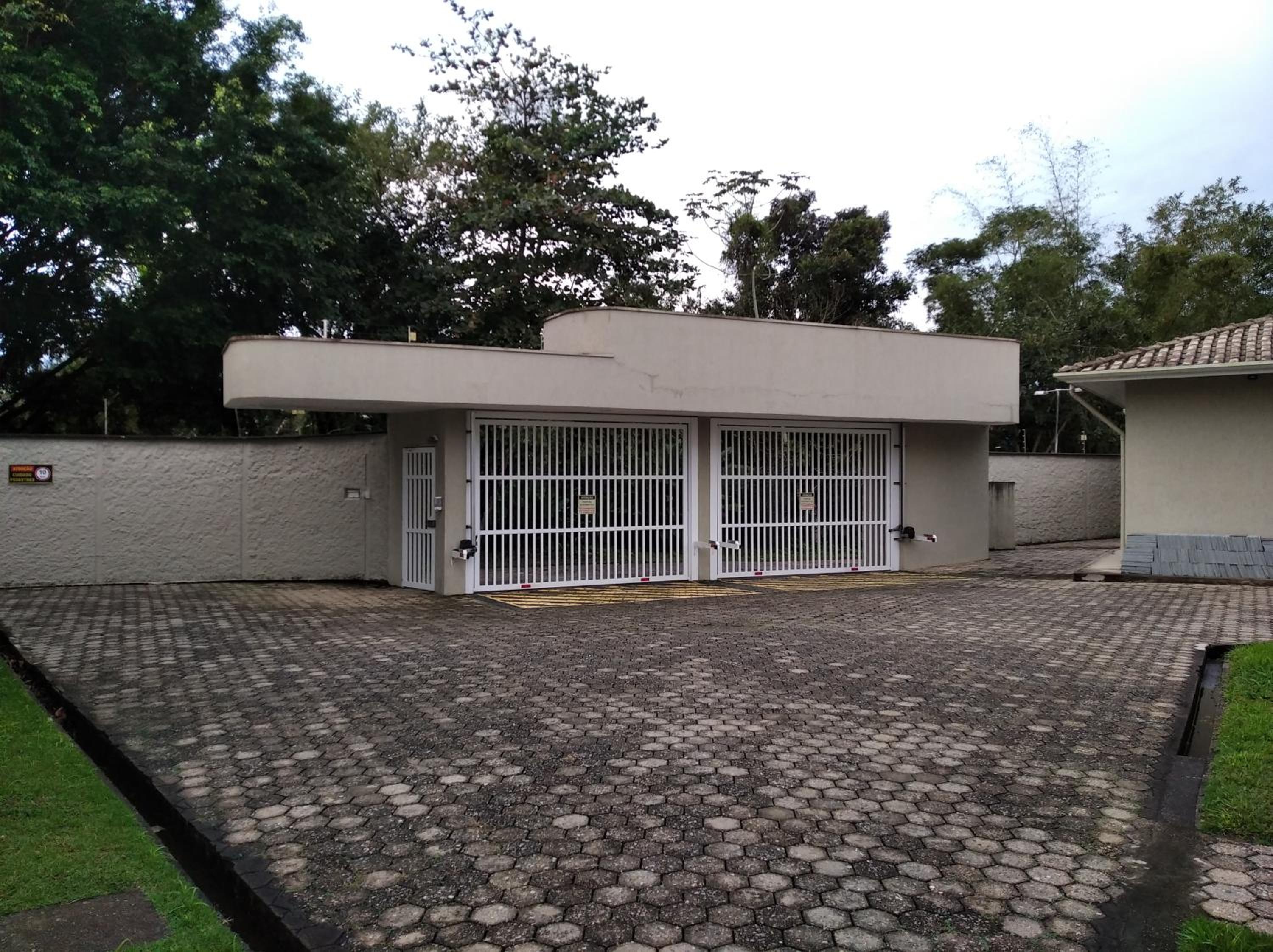 Apartamento térreo em maranduba com ar condicionado view 5