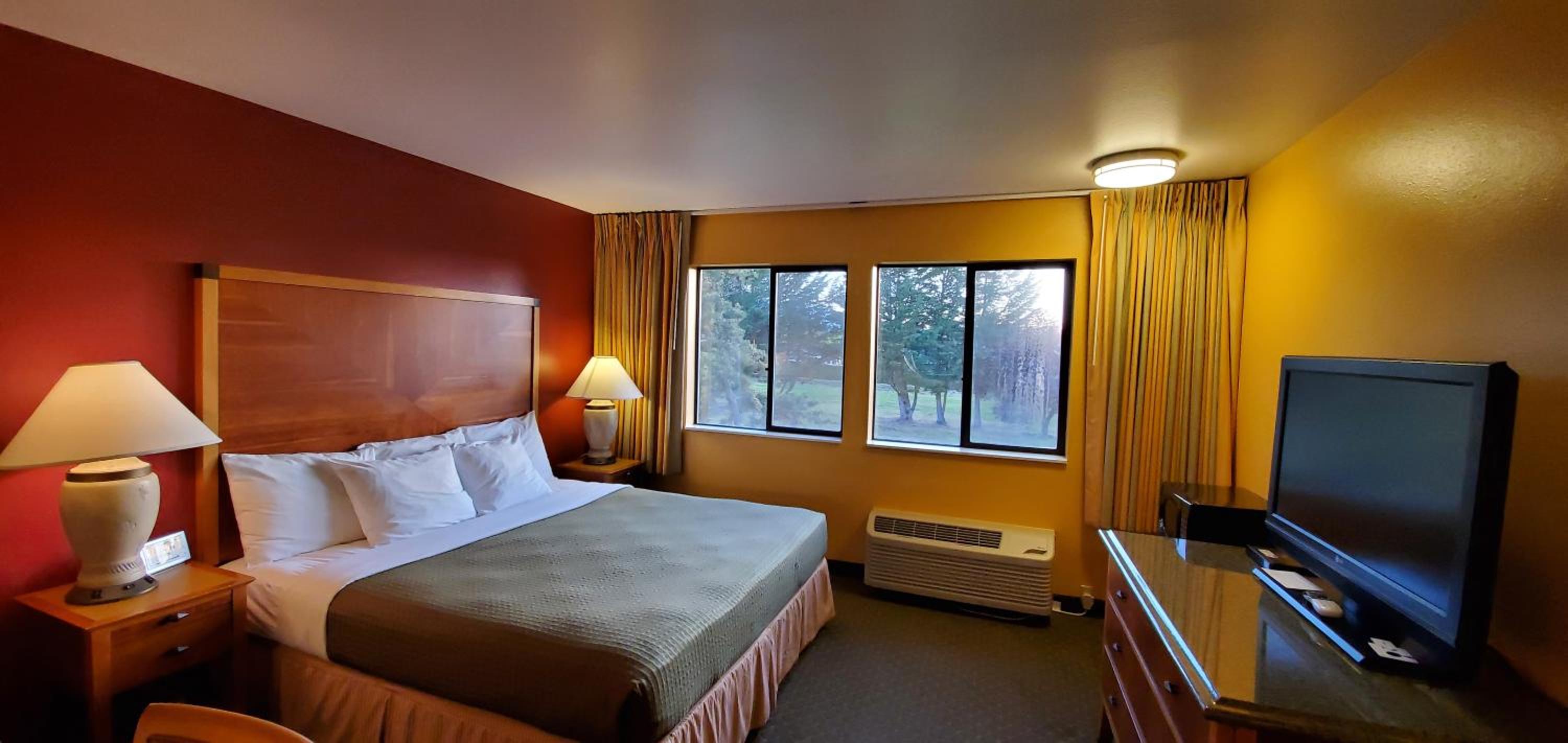 Olympic View Inn