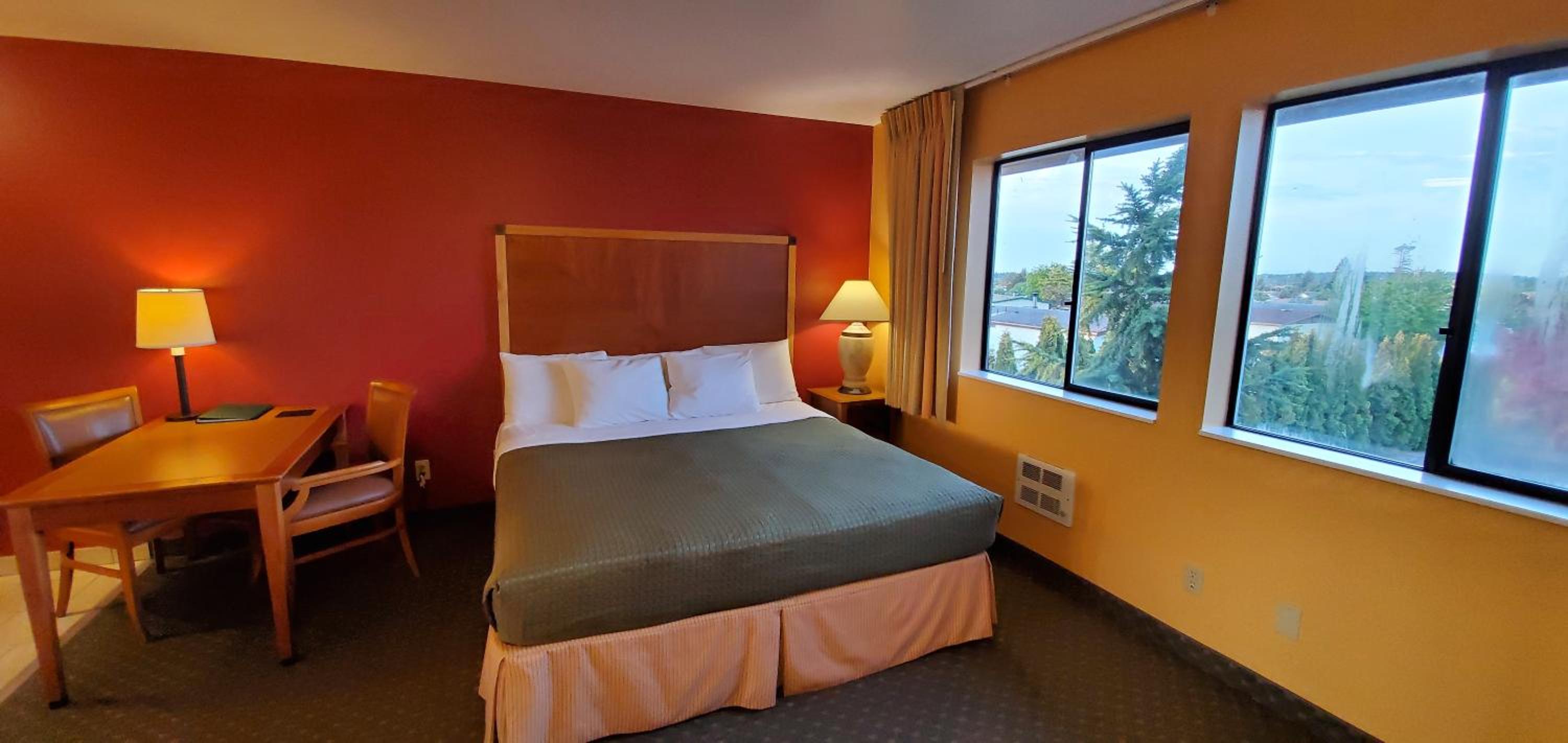 Olympic View Inn