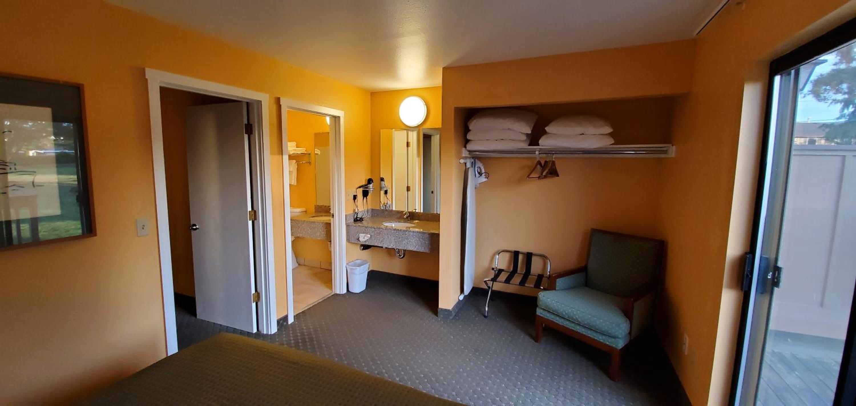 Olympic View Inn