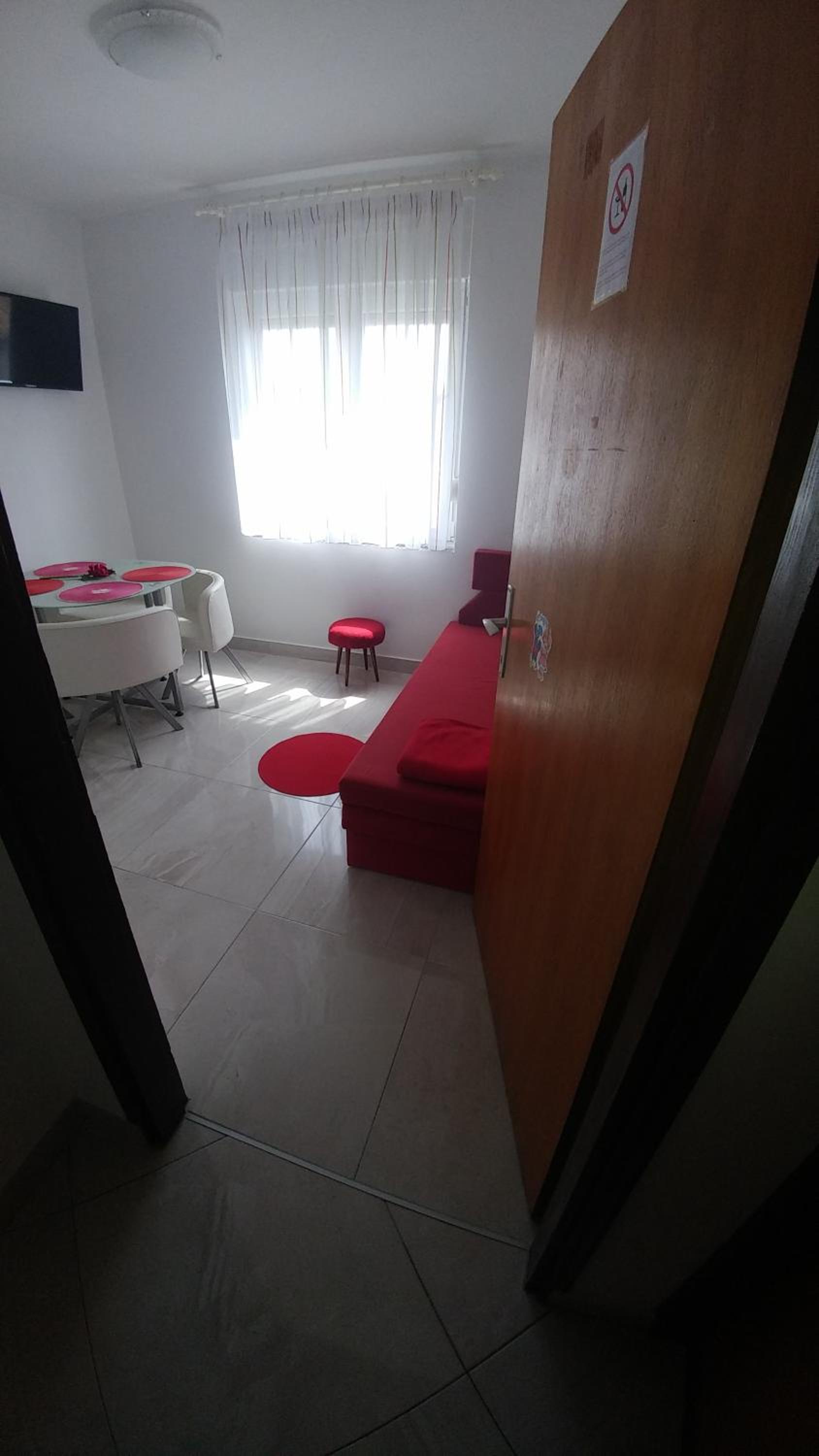 Apartments Ema