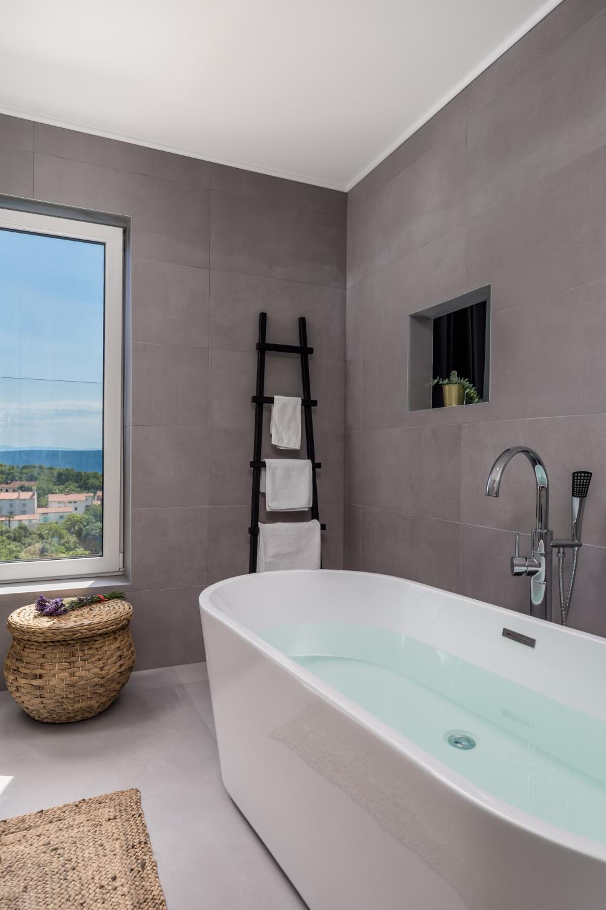 Villa Lavinia view 3