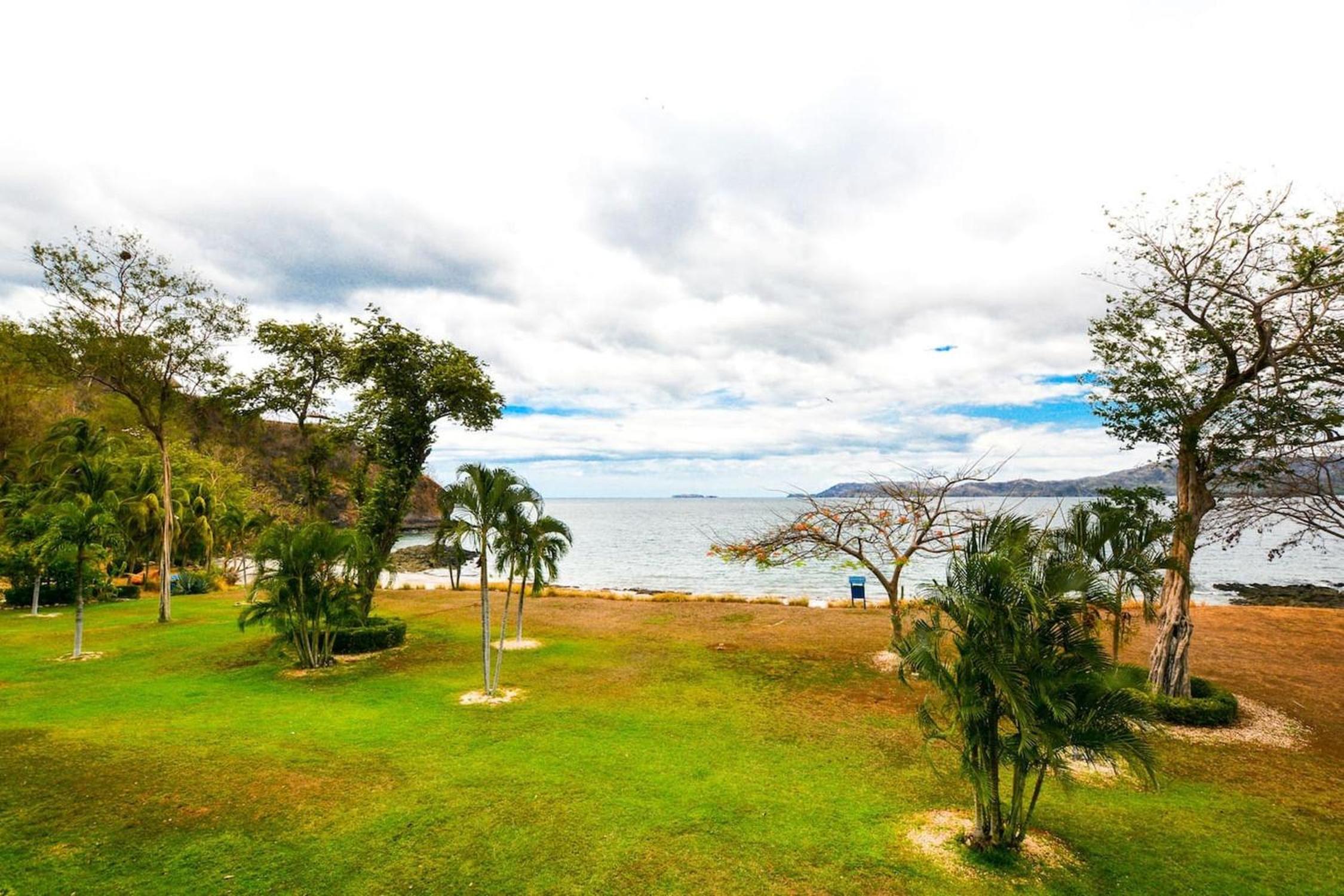 Elegant 3BR Beachfront Condo with Spacious Interior, Ocean-View Terrace & Direct Access to Playa Flamingo view 2