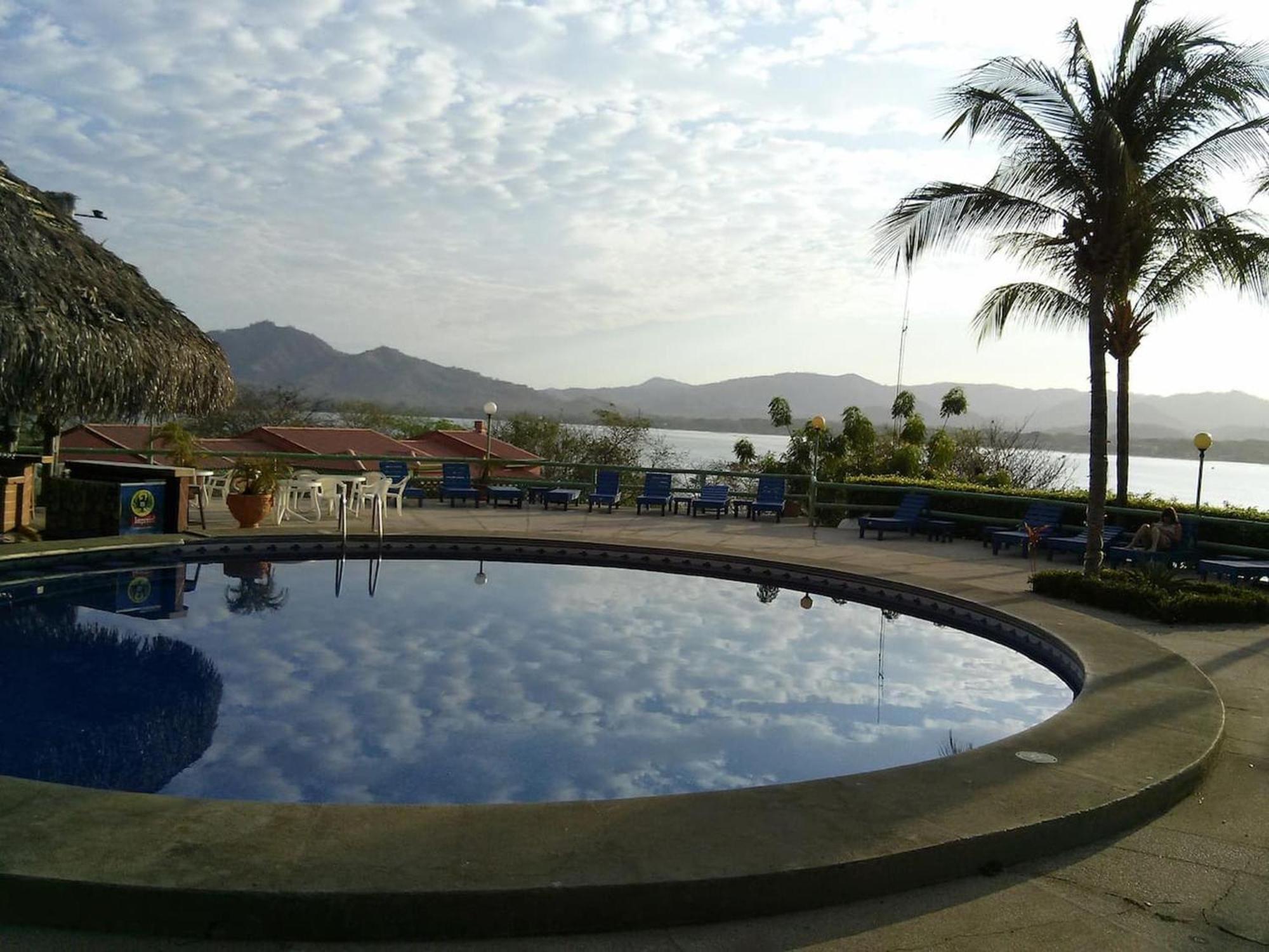 Elegant 3BR Beachfront Condo with Spacious Interior, Ocean-View Terrace & Direct Access to Playa Flamingo view 5