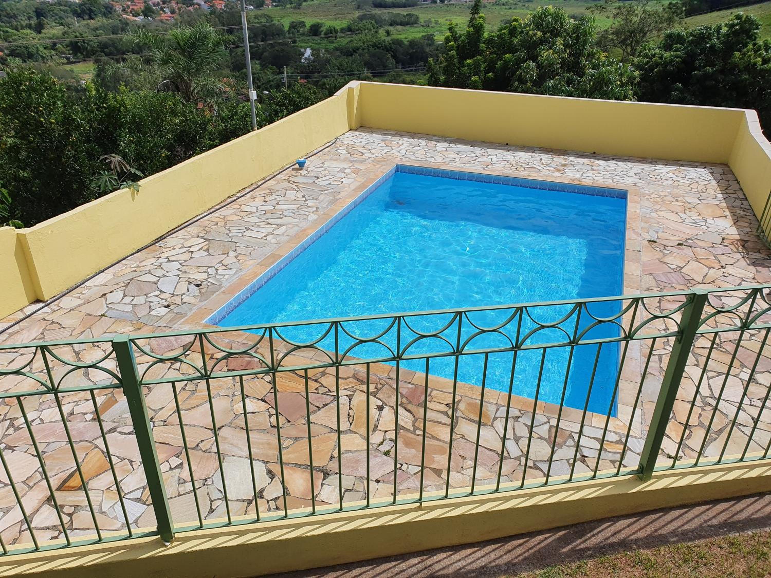 Chácara com piscina aquecida- Perdões