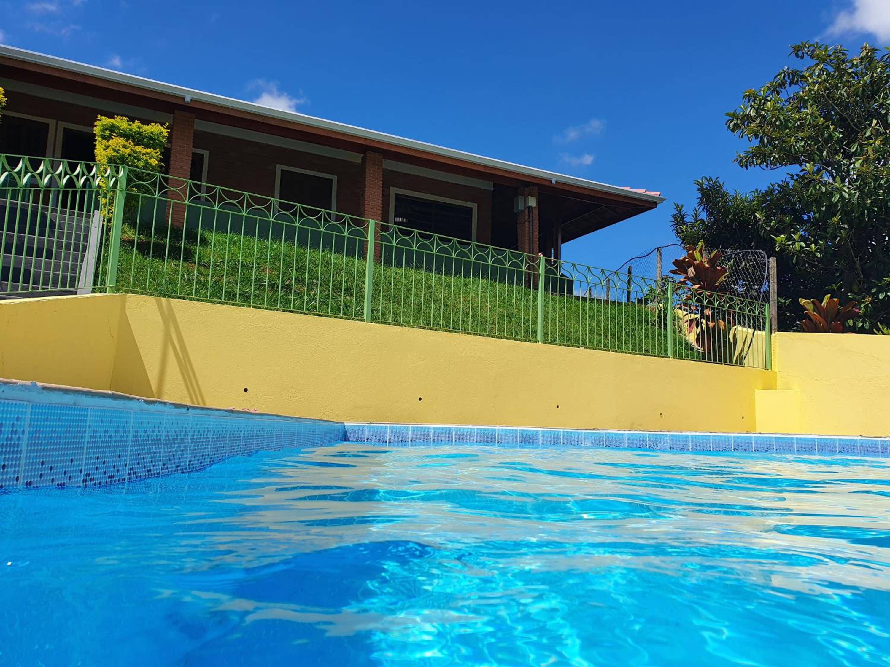 Chácara com piscina aquecida- Perdões