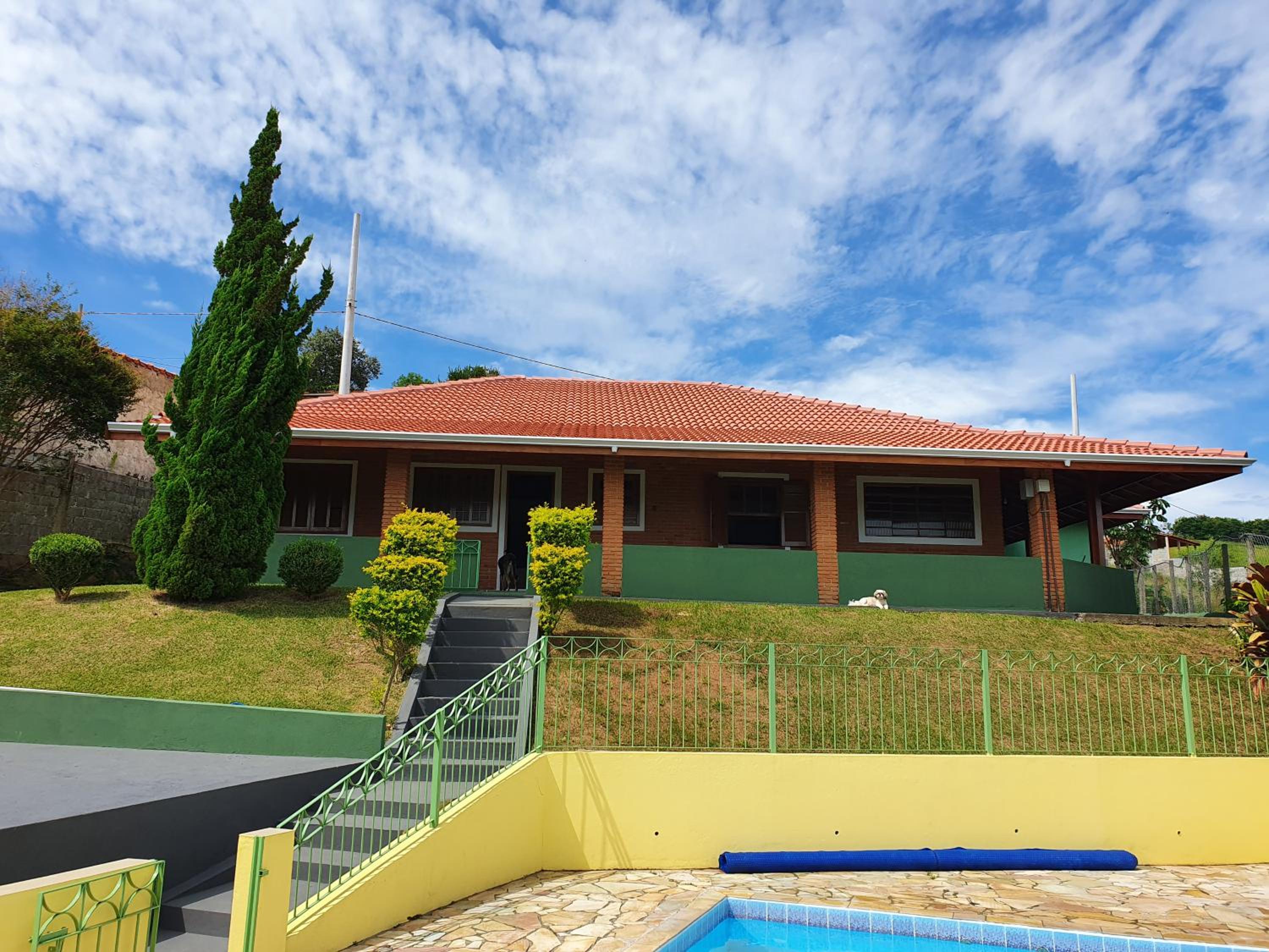 Chácara com piscina aquecida- Perdões