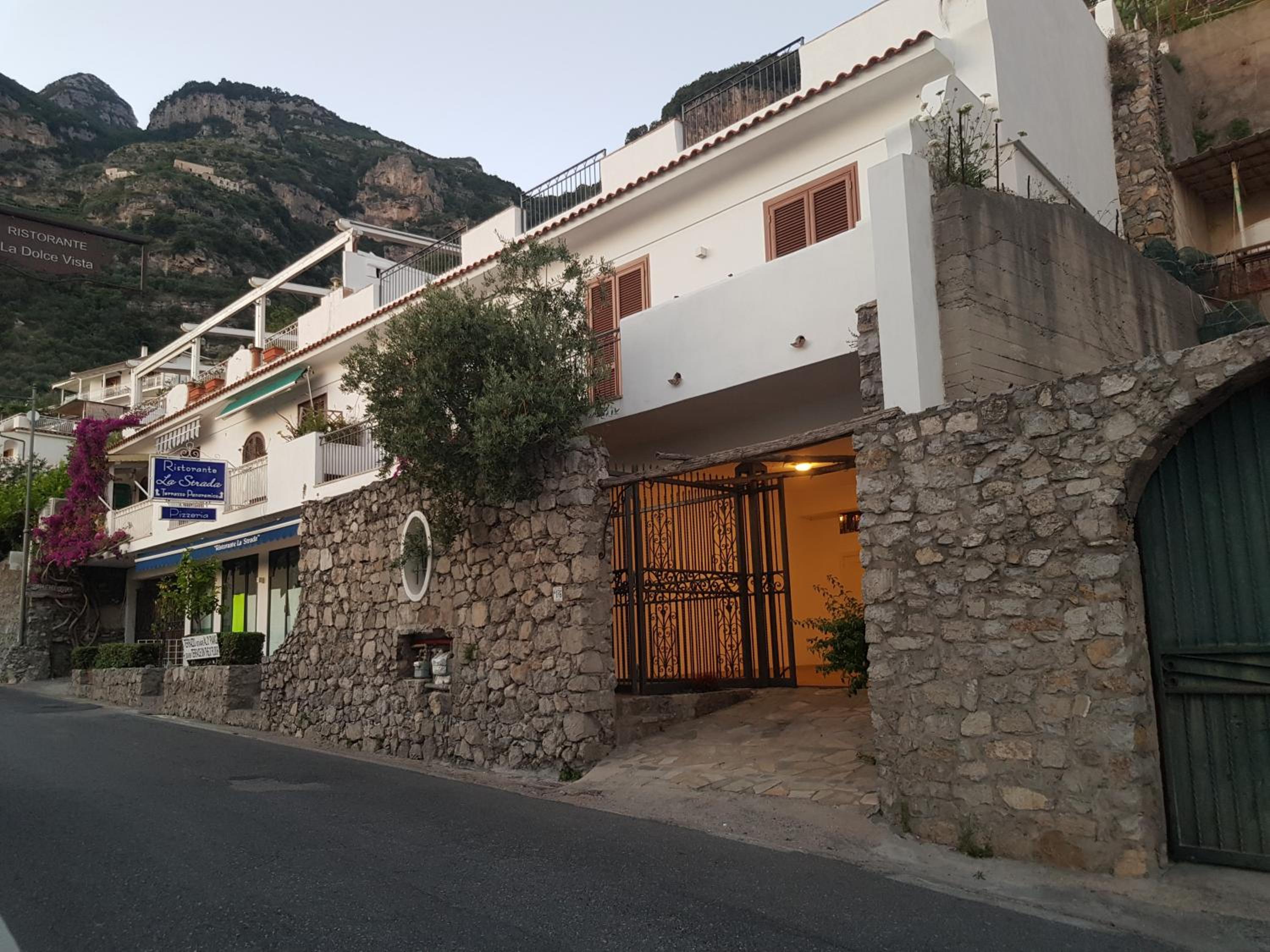 Casa Ella with Private Parking