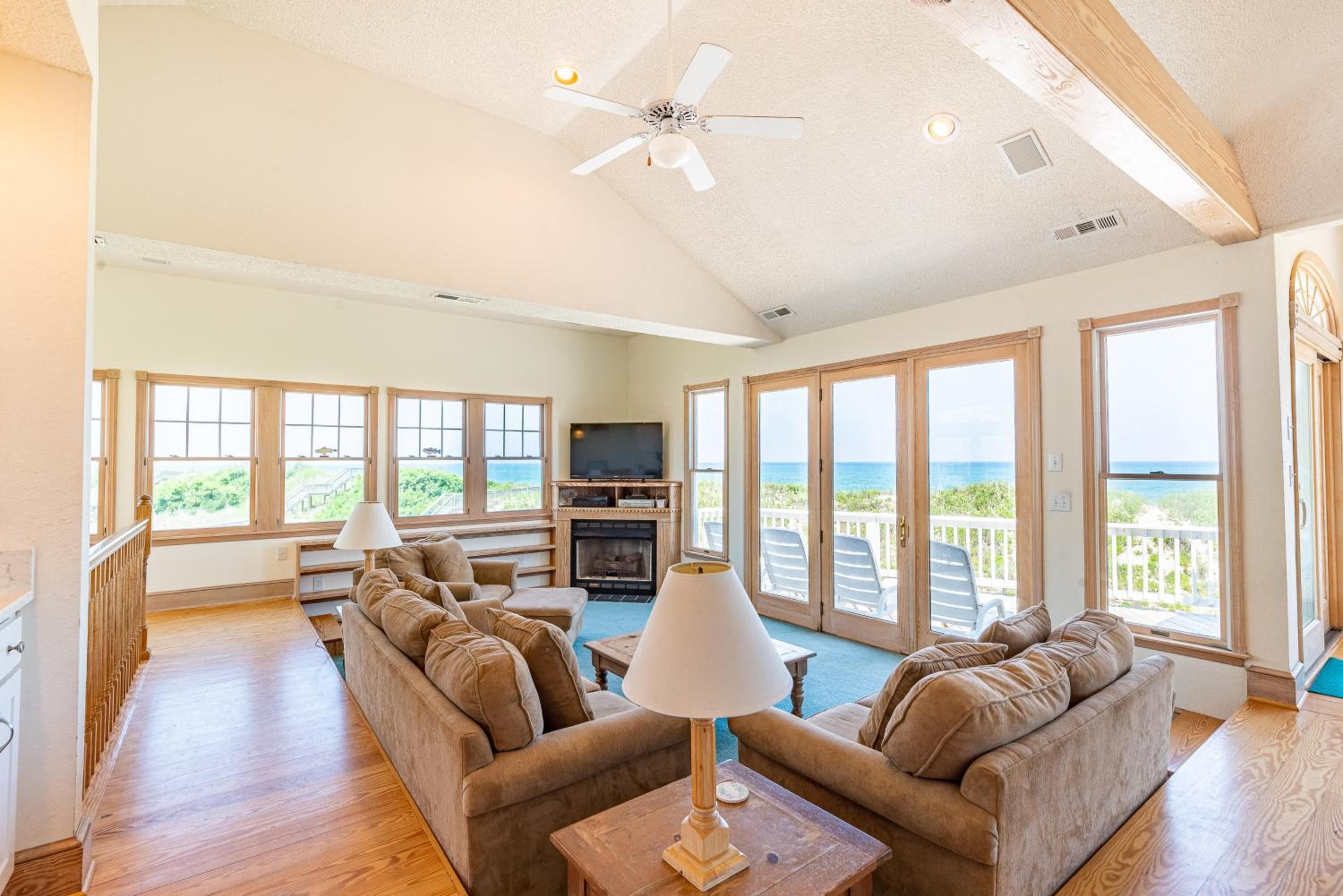 Sandscape - Corolla, Crown Point, Oceanfront, Steps to Beach, Hot Tub, Pool Table, Community Pool