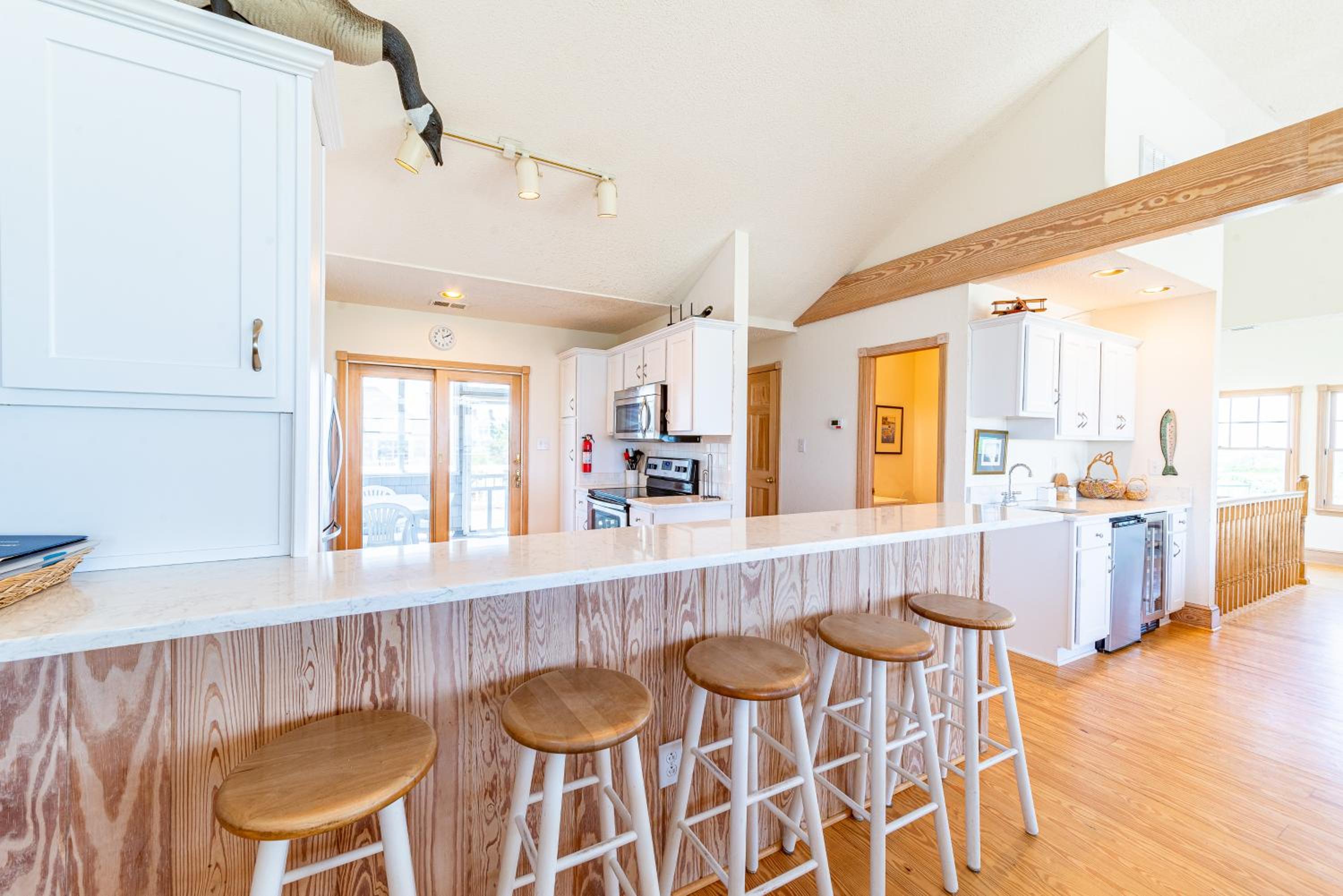 Sandscape - Corolla, Crown Point, Oceanfront, Steps to Beach, Hot Tub, Pool Table, Community Pool
