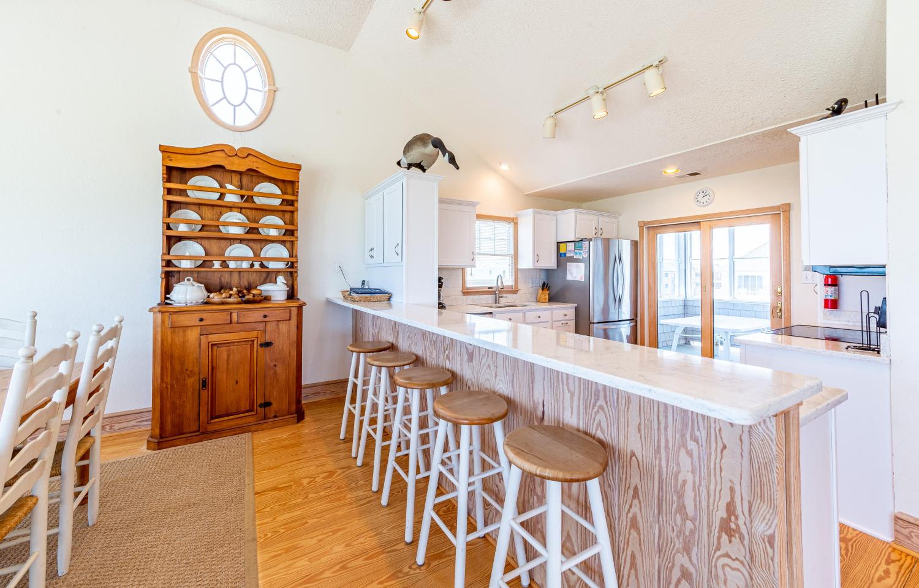 Sandscape - Corolla, Crown Point, Oceanfront, Steps to Beach, Hot Tub, Pool Table, Community Pool