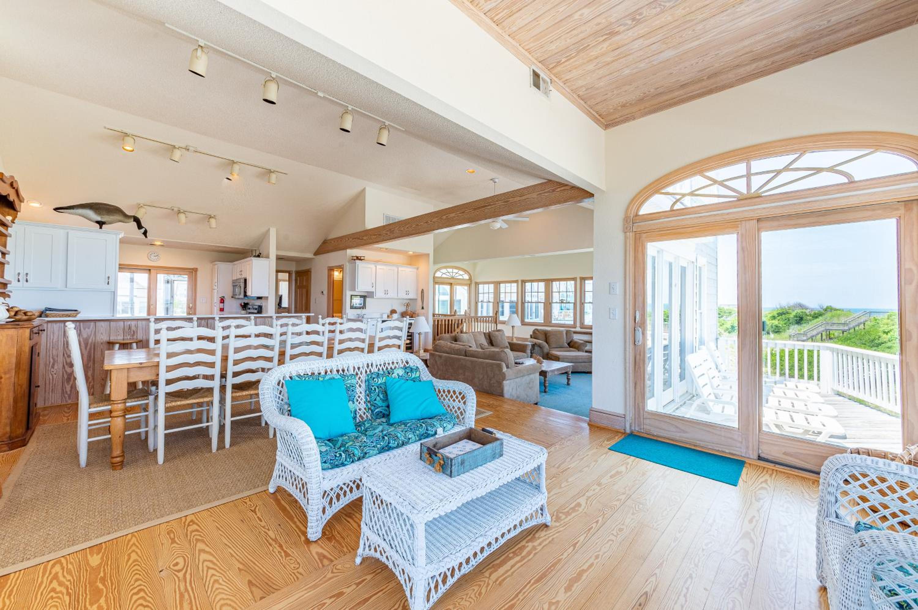 Sandscape - Corolla, Crown Point, Oceanfront, Steps to Beach, Hot Tub, Pool Table, Community Pool
