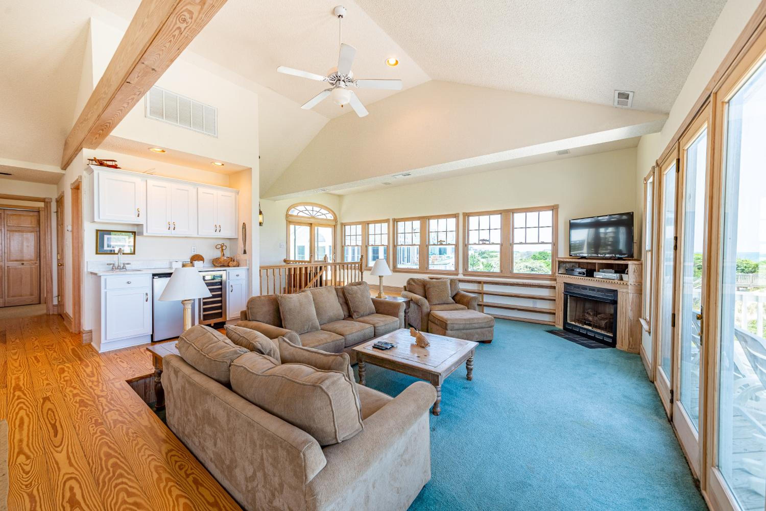 Sandscape - Corolla, Crown Point, Oceanfront, Steps to Beach, Hot Tub, Pool Table, Community Pool