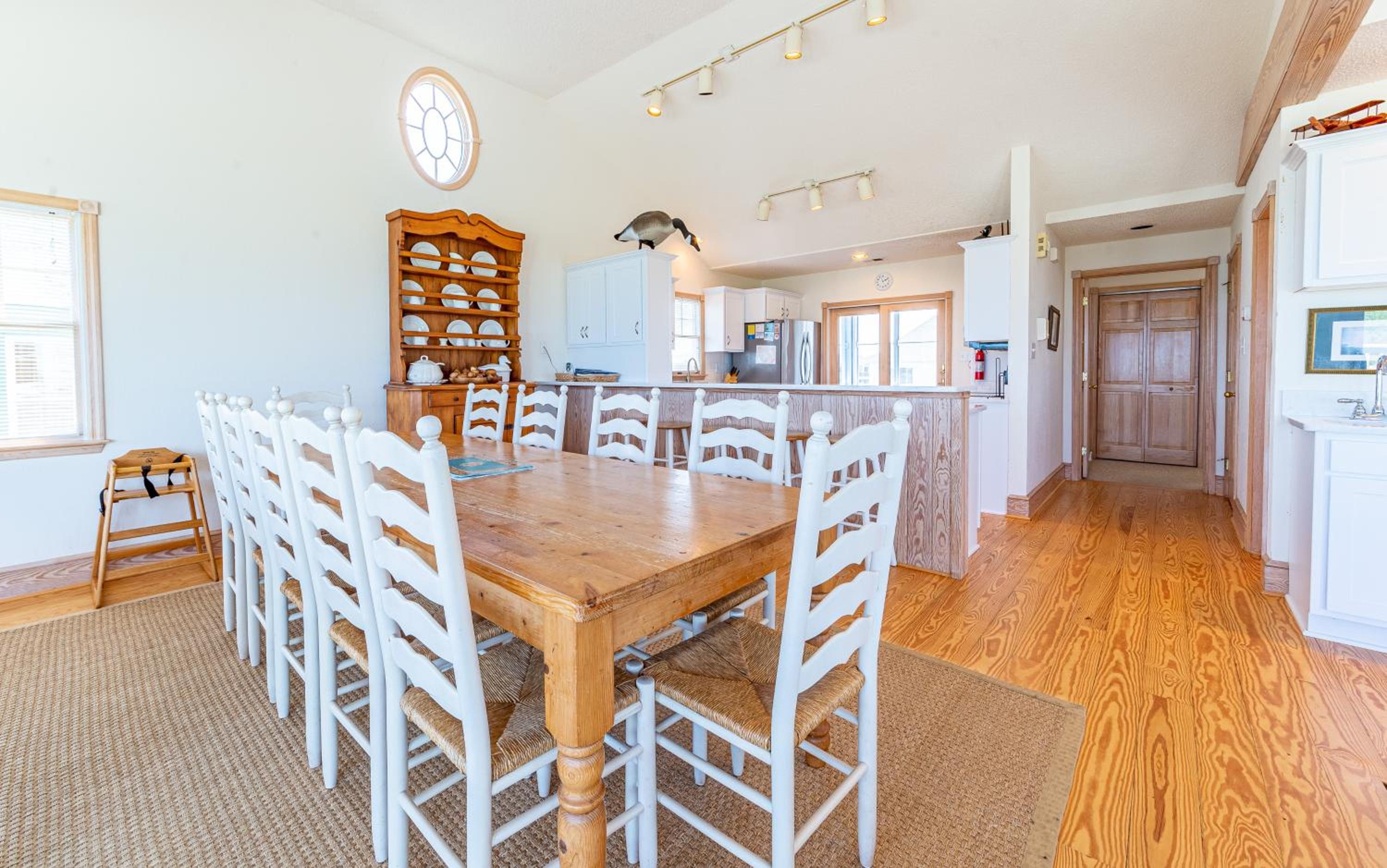 Sandscape - Corolla, Crown Point, Oceanfront, Steps to Beach, Hot Tub, Pool Table, Community Pool