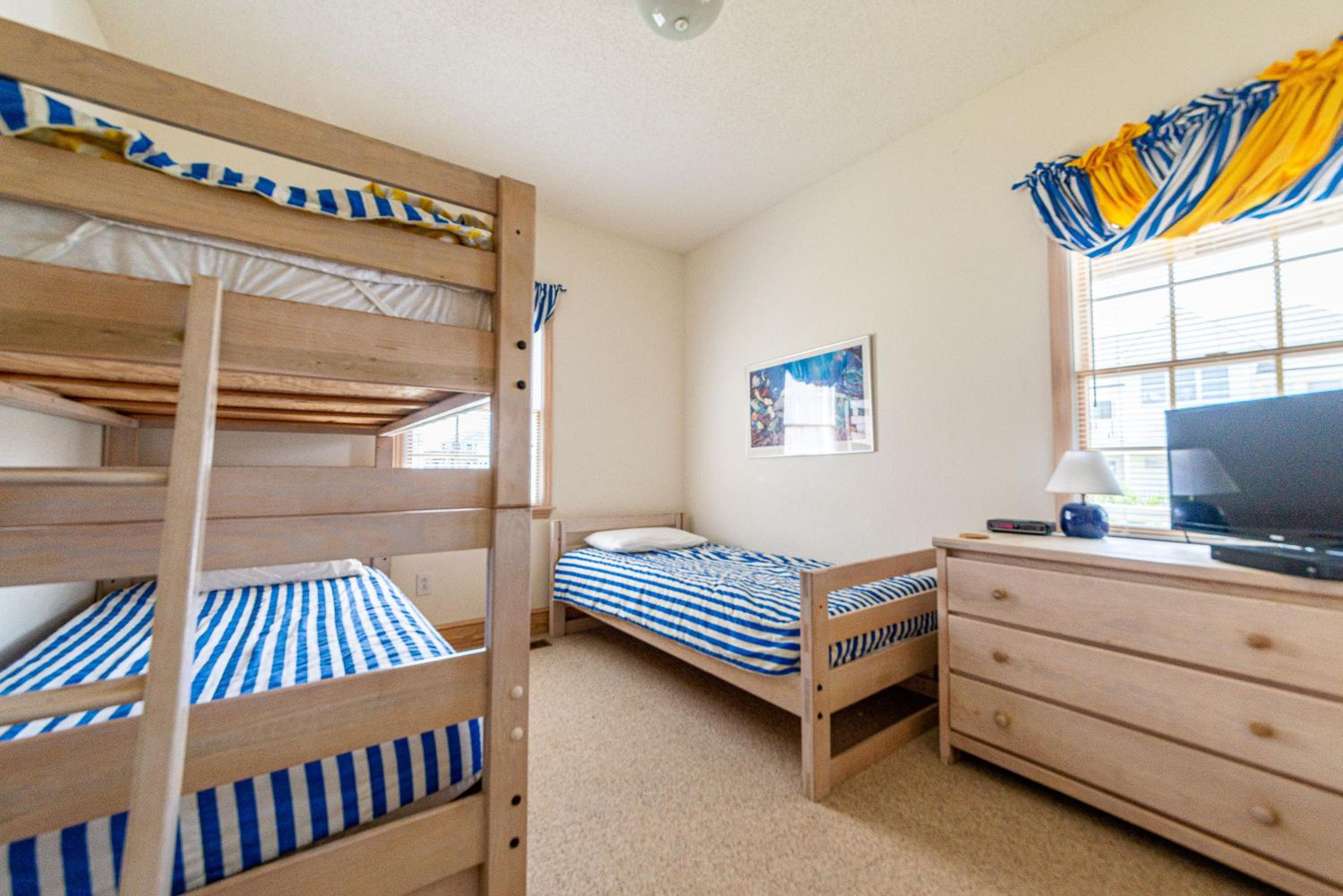 Sandscape - Corolla, Crown Point, Oceanfront, Steps to Beach, Hot Tub, Pool Table, Community Pool