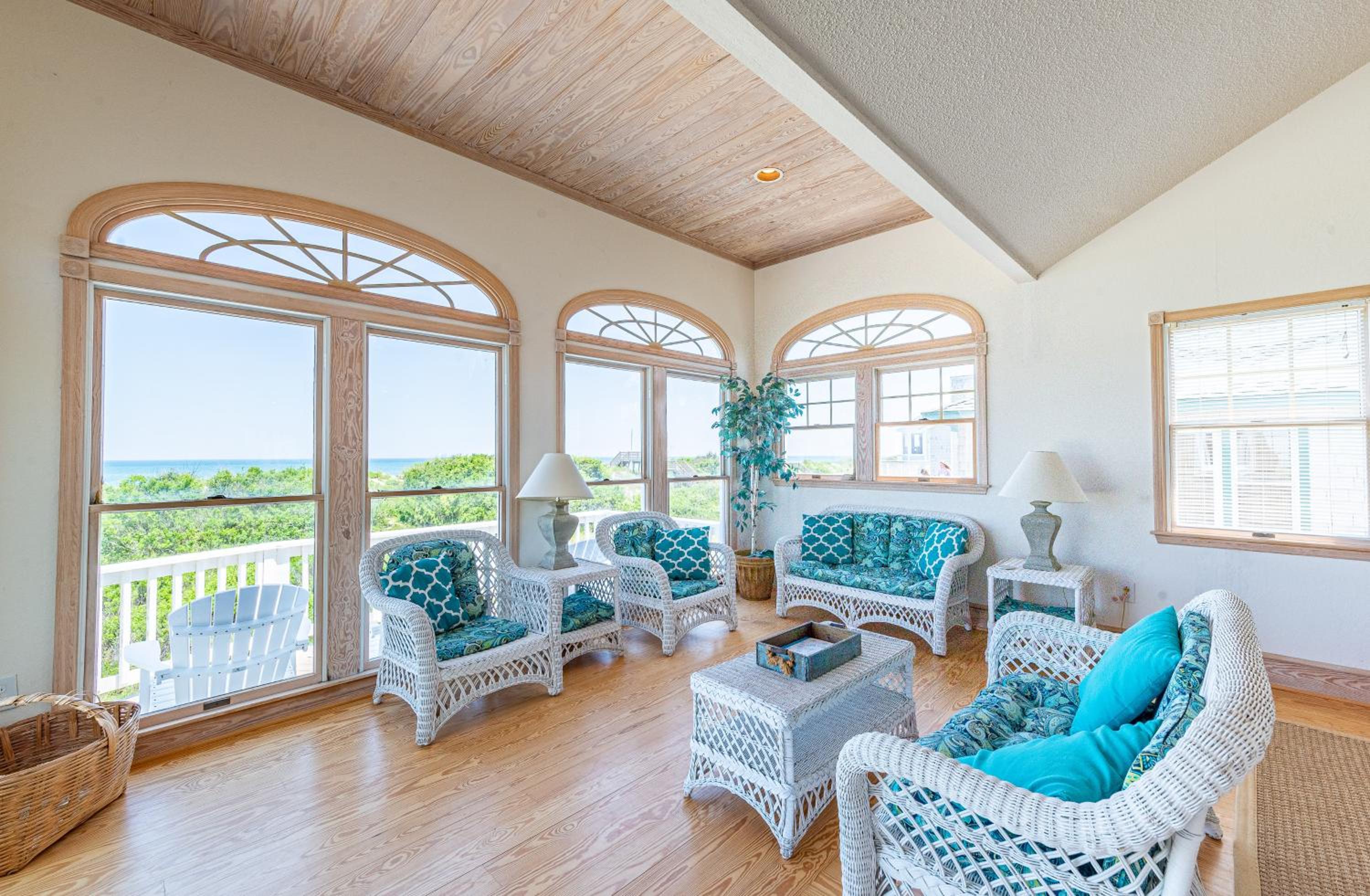 Sandscape - Corolla, Crown Point, Oceanfront, Steps to Beach, Hot Tub, Pool Table, Community Pool