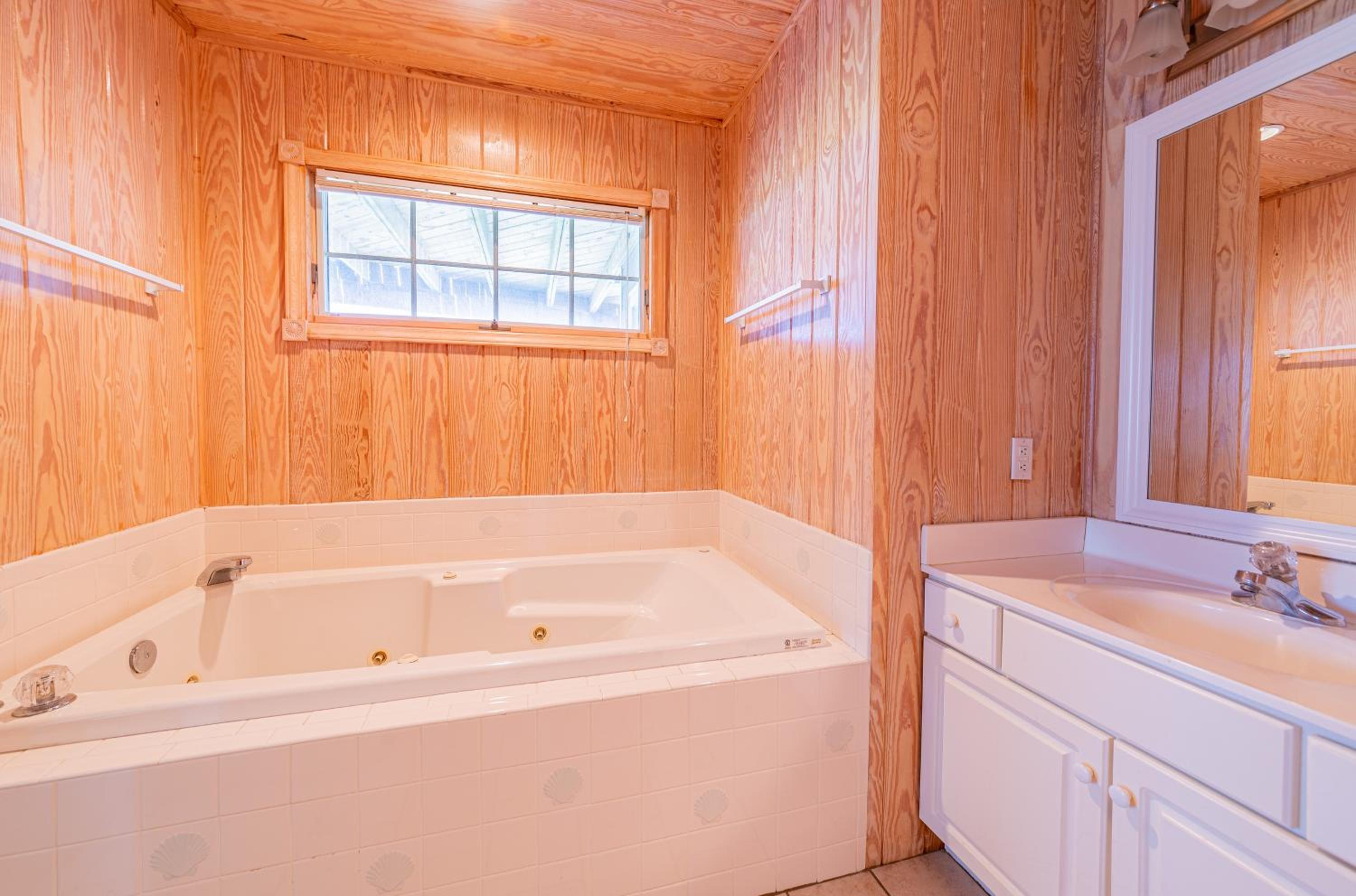 Sandscape - Corolla, Crown Point, Oceanfront, Steps to Beach, Hot Tub, Pool Table, Community Pool