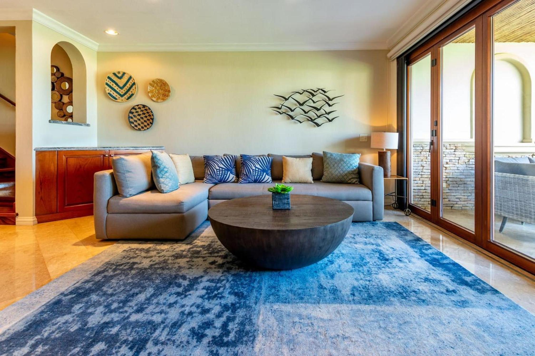 Spacious Open-Concept Condo with Stylish Design, Direct Beach Access & Resort-Style Amenities view 5