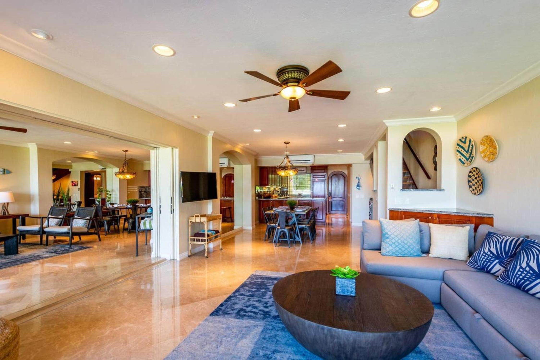 Spacious Open-Concept Condo with Stylish Design, Direct Beach Access & Resort-Style Amenities view 4