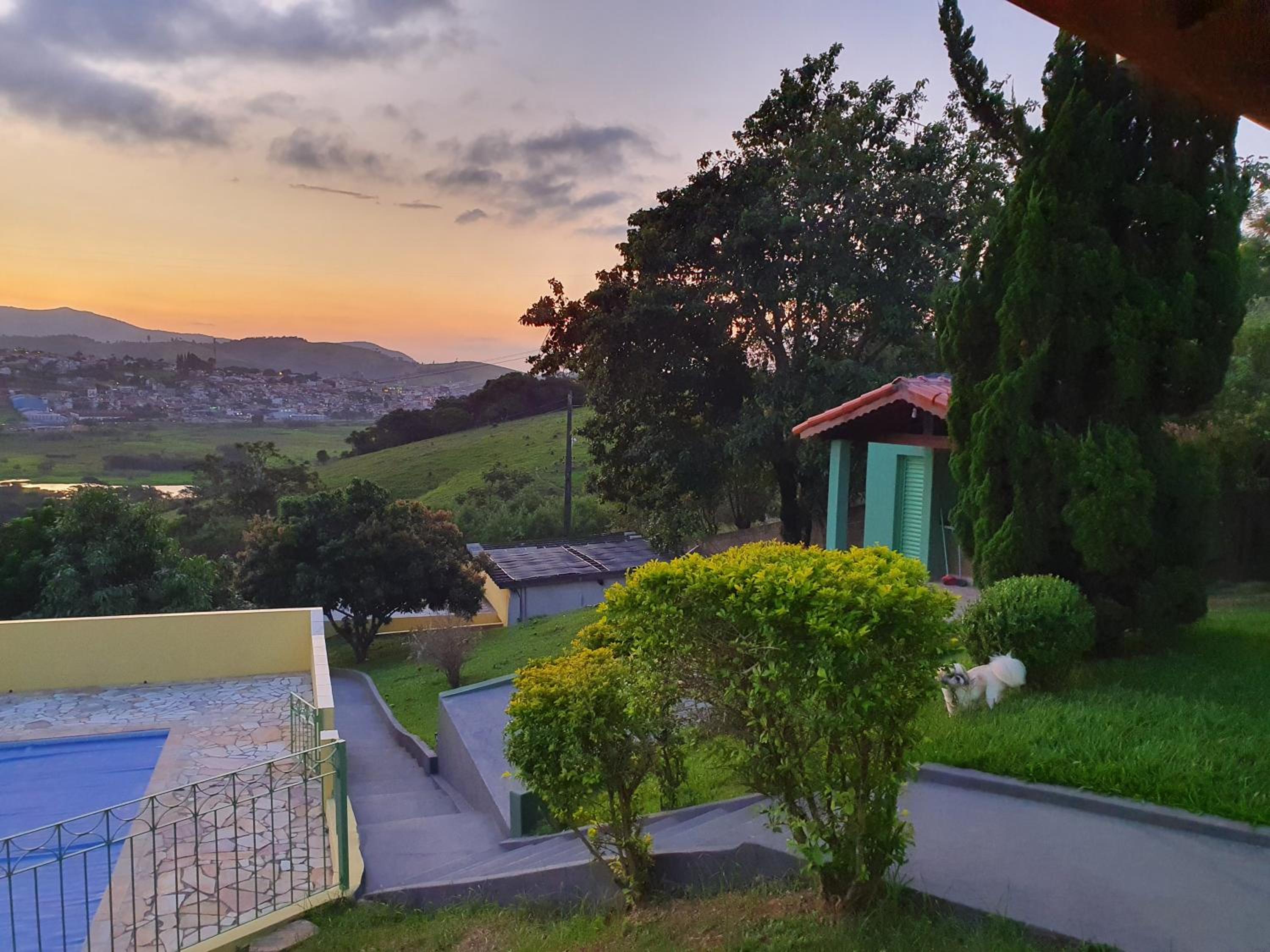 Chácara com piscina aquecida- Perdões