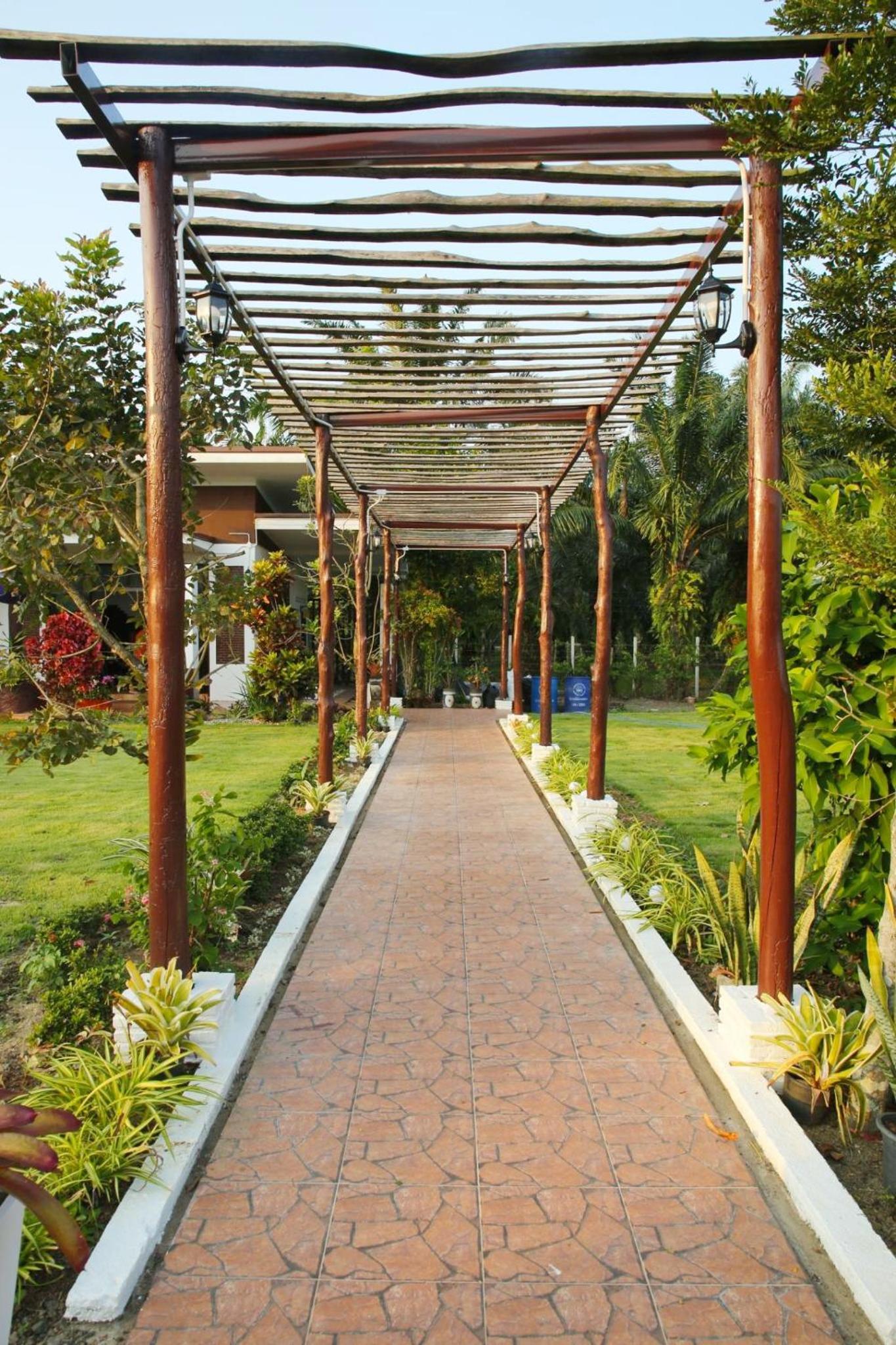 Sunflora Resort Chumphon view 3