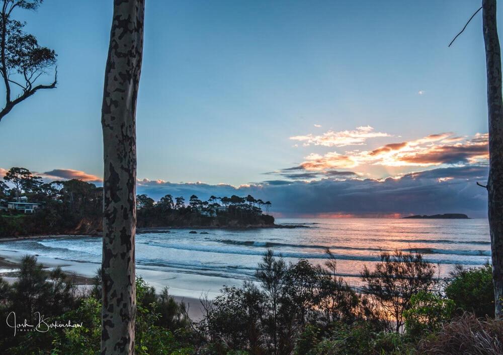 Denhams Beach side holiday apartment
