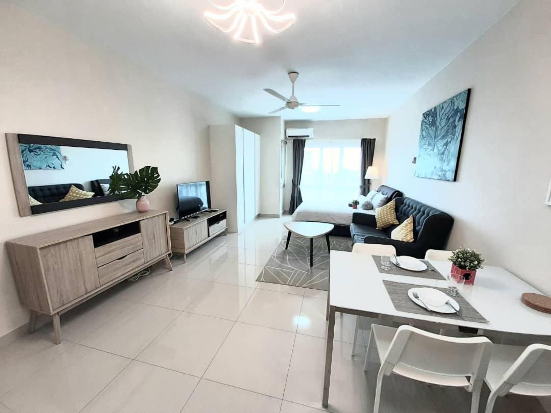 Homey Galleria Suite A 10 12 photo 4