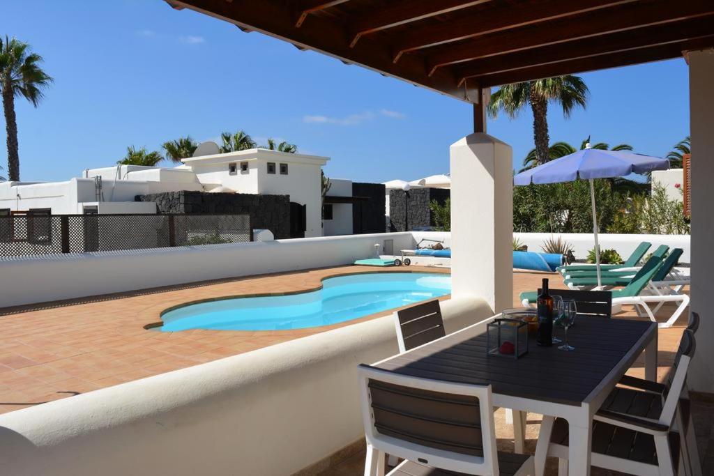 Private Villa with pool Faro Park view 2