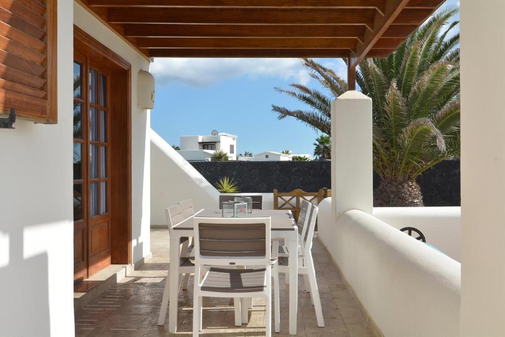 Private Villa with pool Faro Park view 3