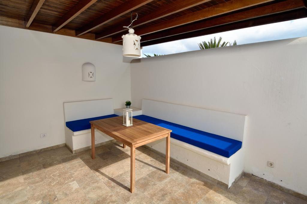 Private Villa with pool Faro Park view 4