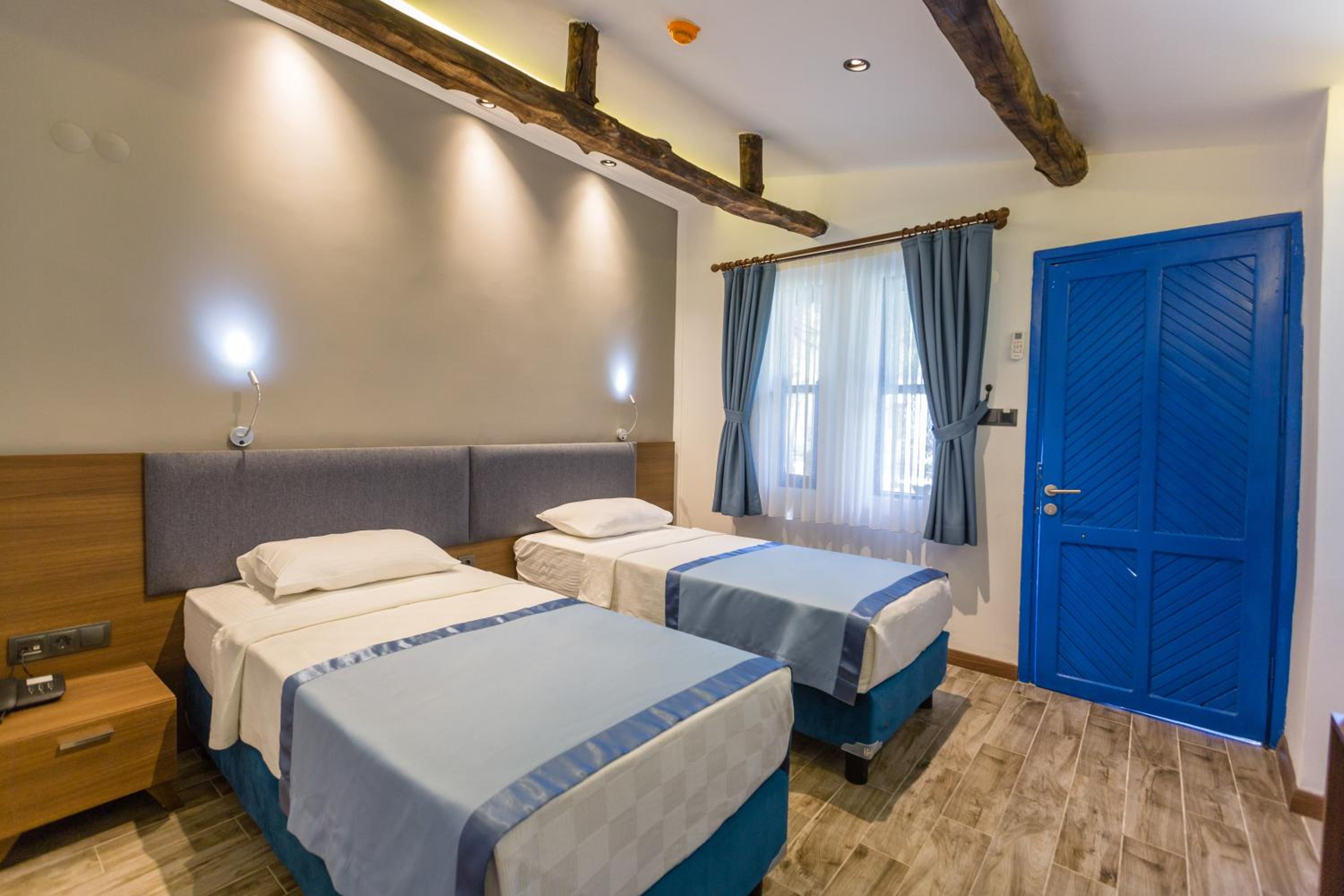 Risus Garden Marina Otel - Image 29