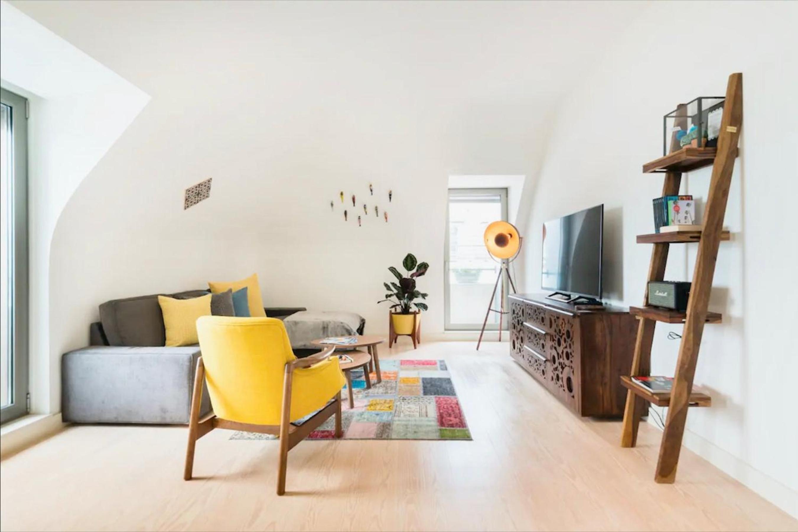 Luxury Apartment by MyPlaceForYou, very quiet, close to Time Out Market Lisbon view 4