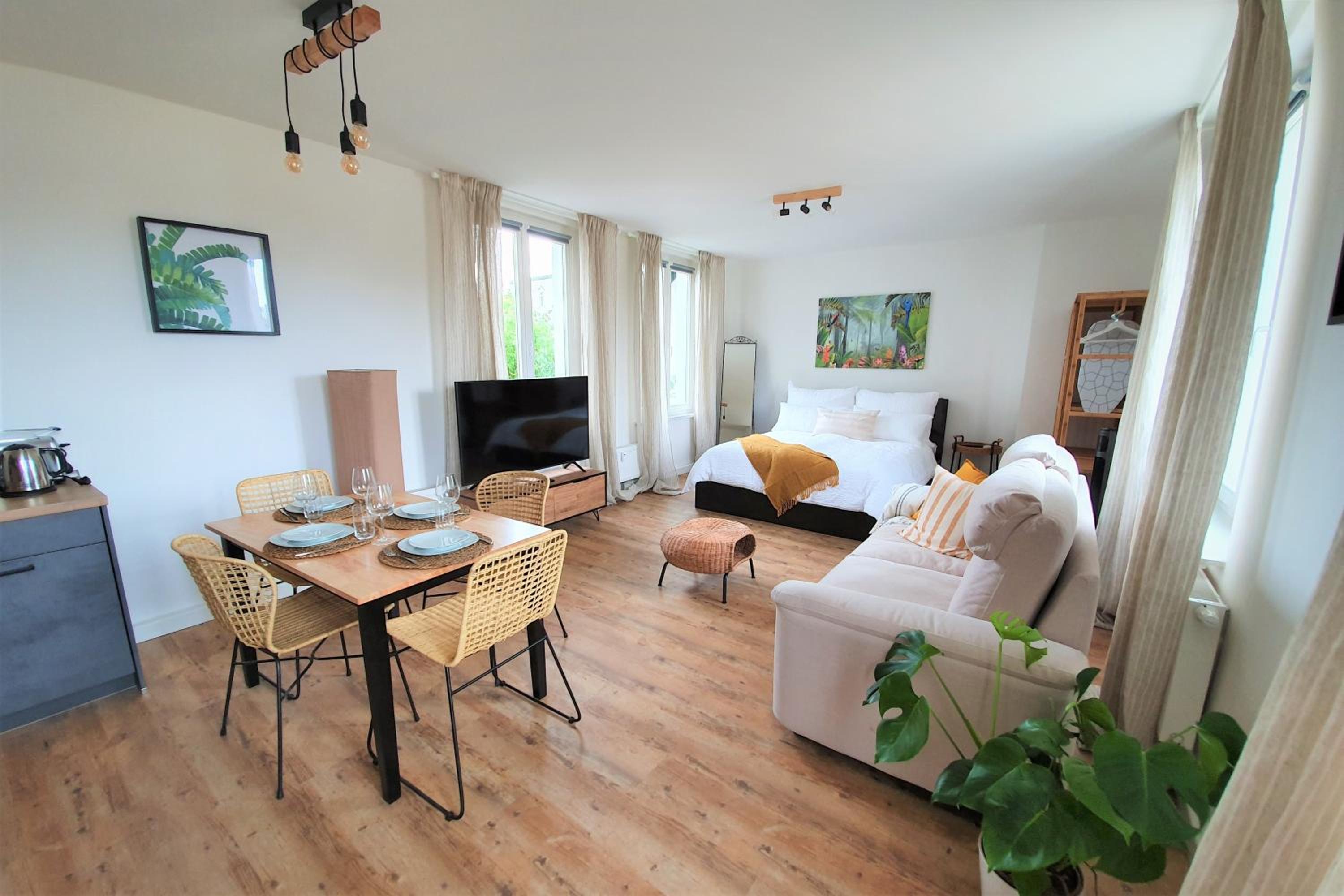 PB Ferienwohnungen - FeWo 3 - Stilvoll eingerichtetes Studio im Herzen Senftenbergs view 2