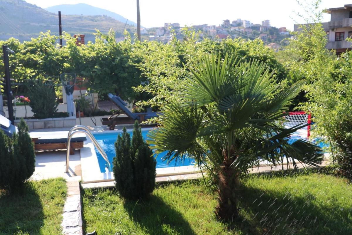 Sunnyhills Apartments with Pool view 2