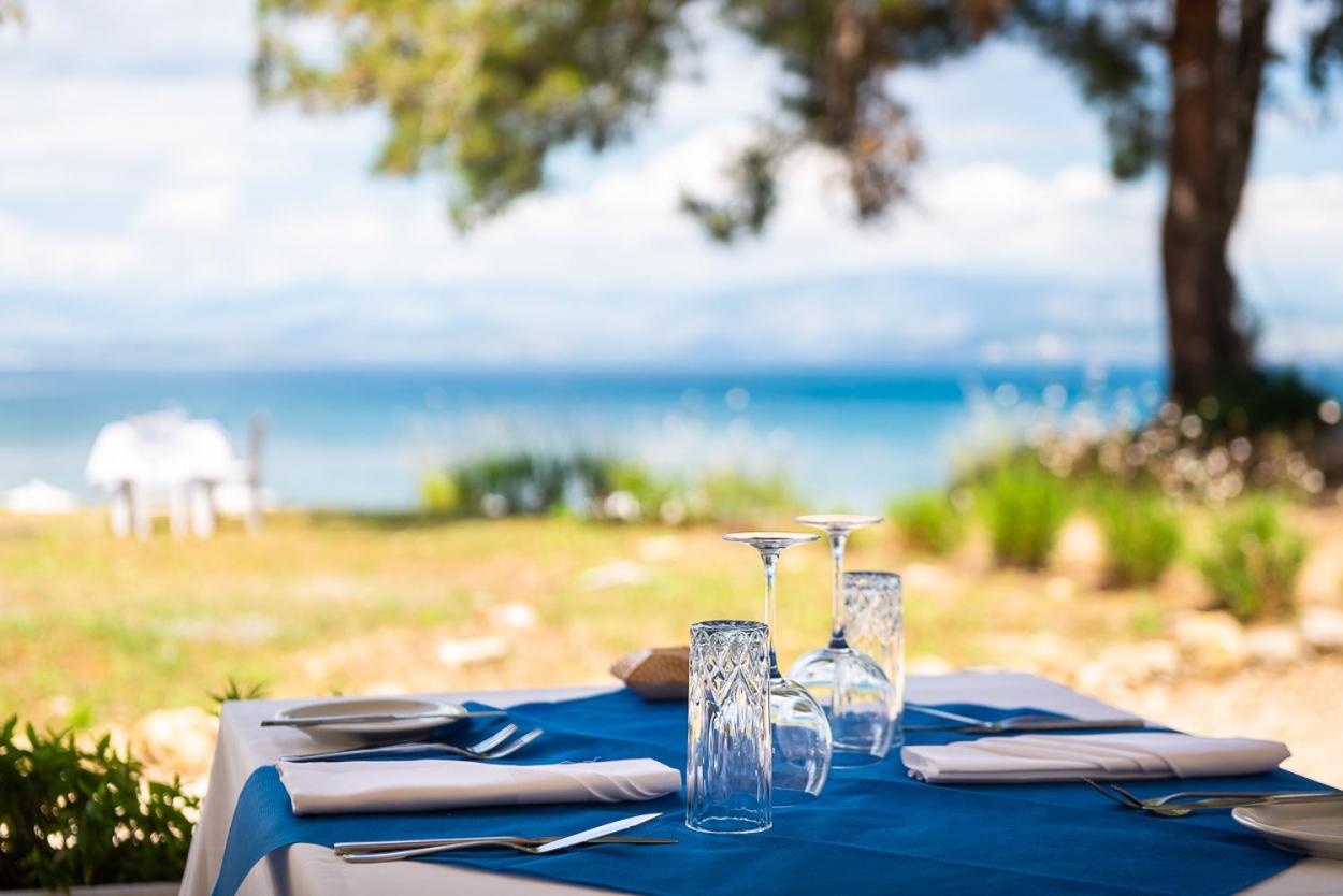 Villa Spiaggia Bianca - Beachfront House - Recently renovated view 5