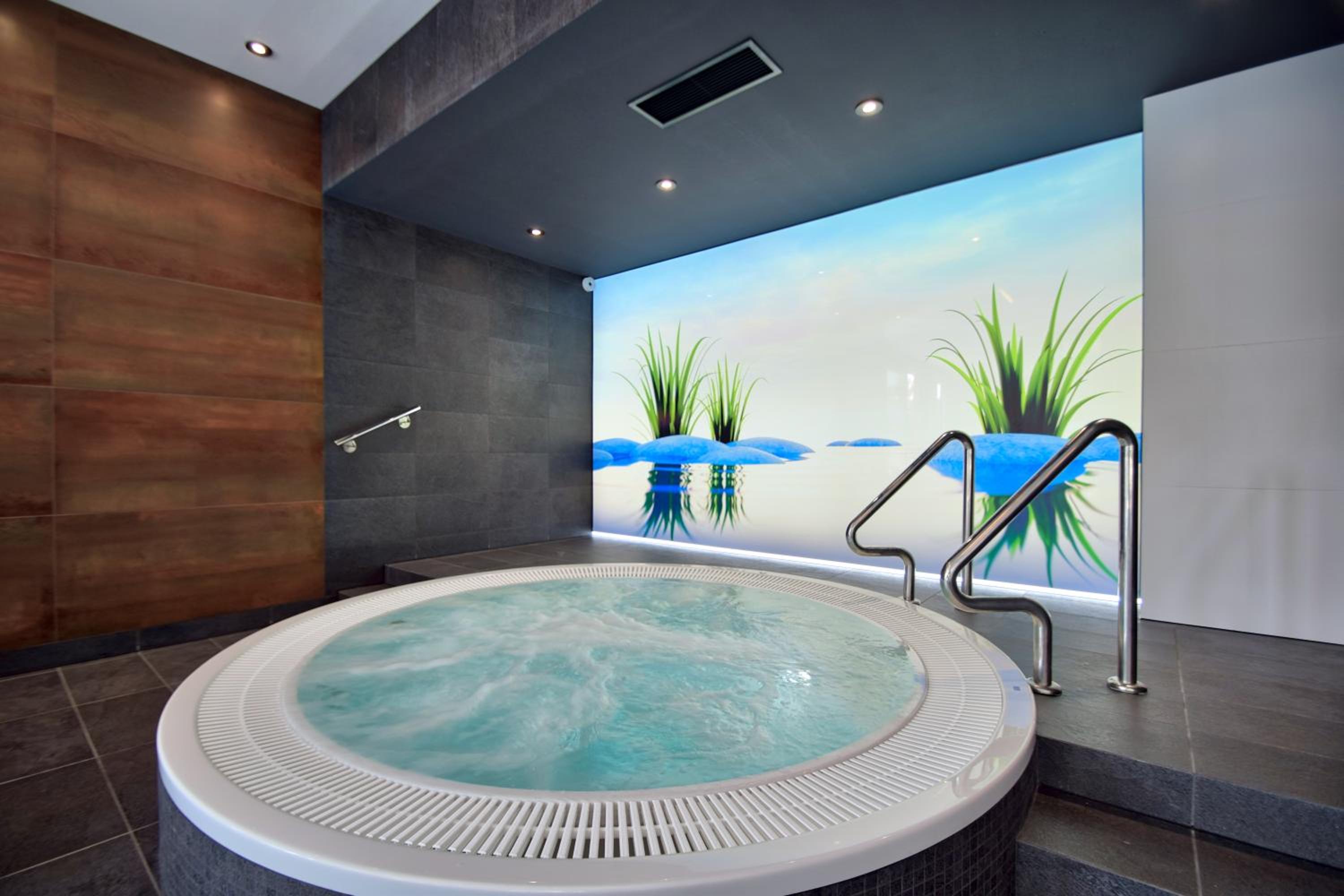 Jacuzzi