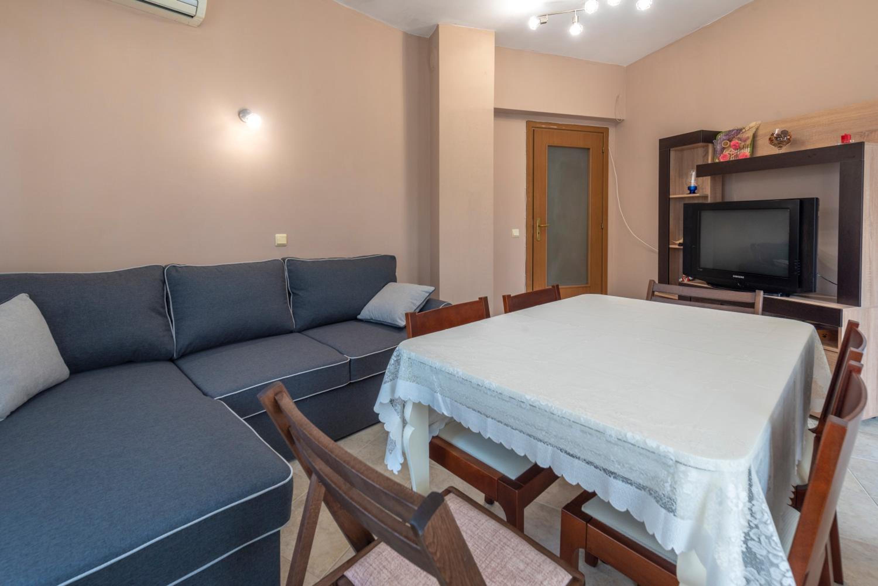 Azure Pretty Apartment TOP Location near Sea Garden