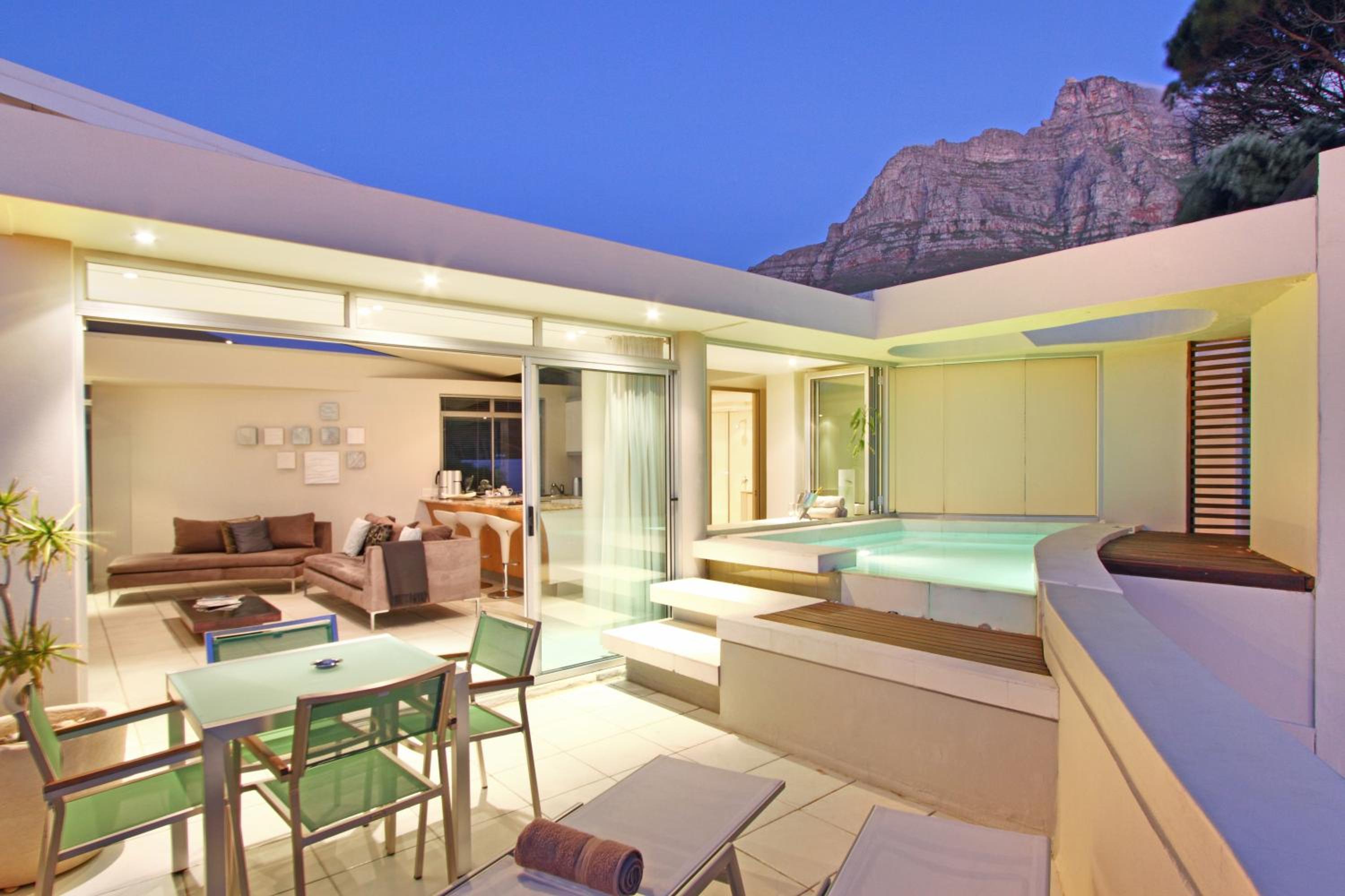 Lion's View Villa & Apartment