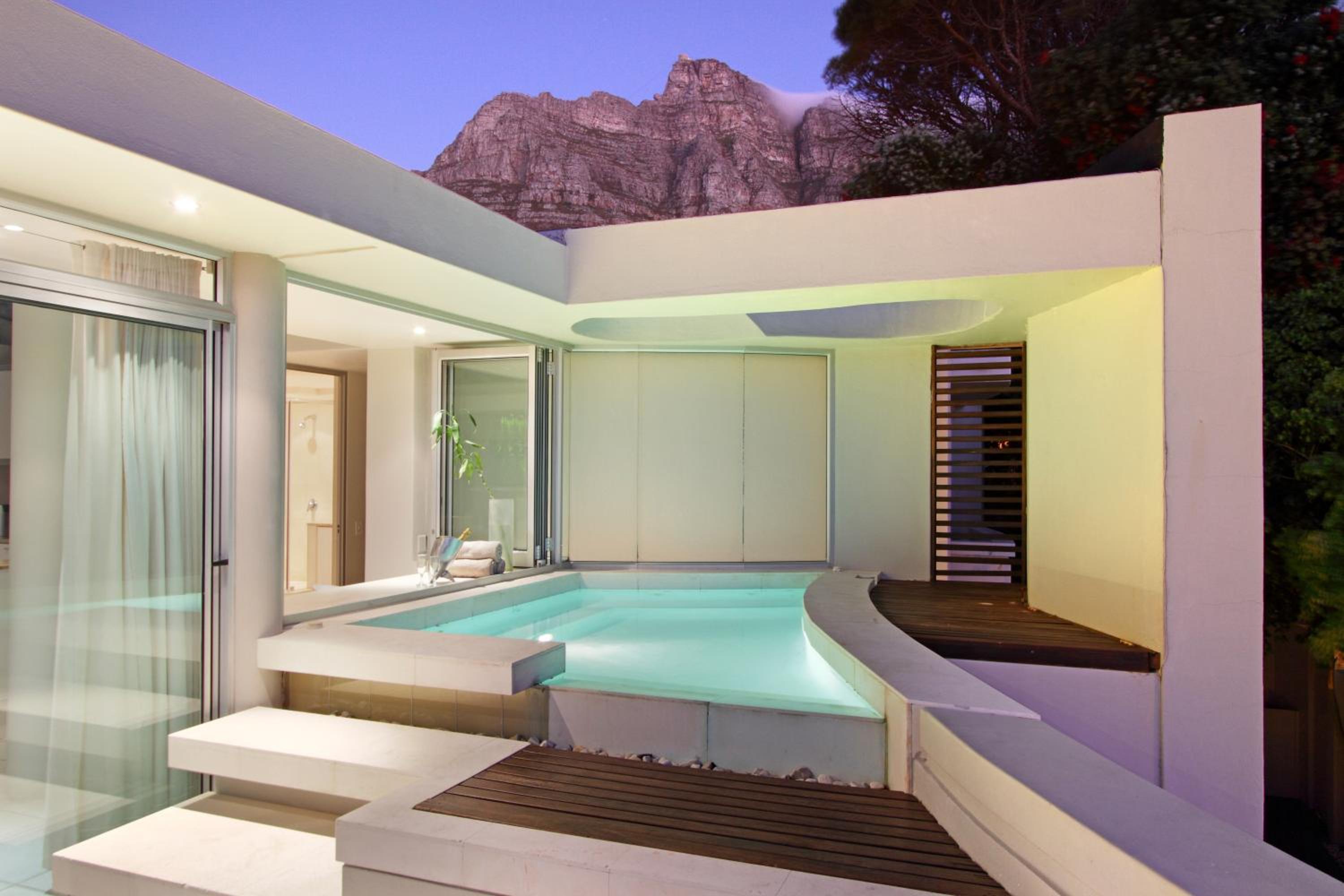 Lion's View Villa & Apartment