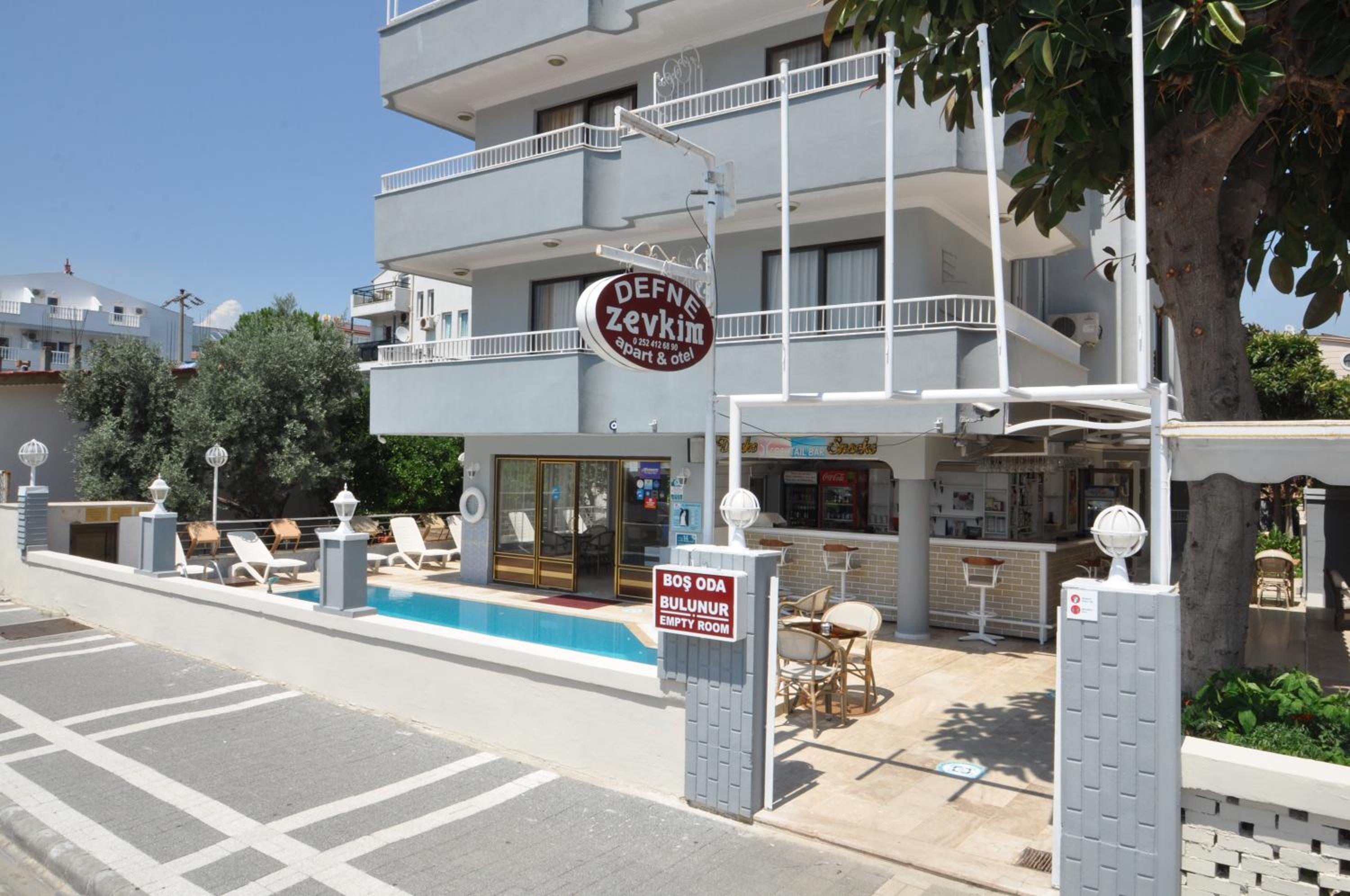 Hotel Defne & Zevkim Hotel - Image 1