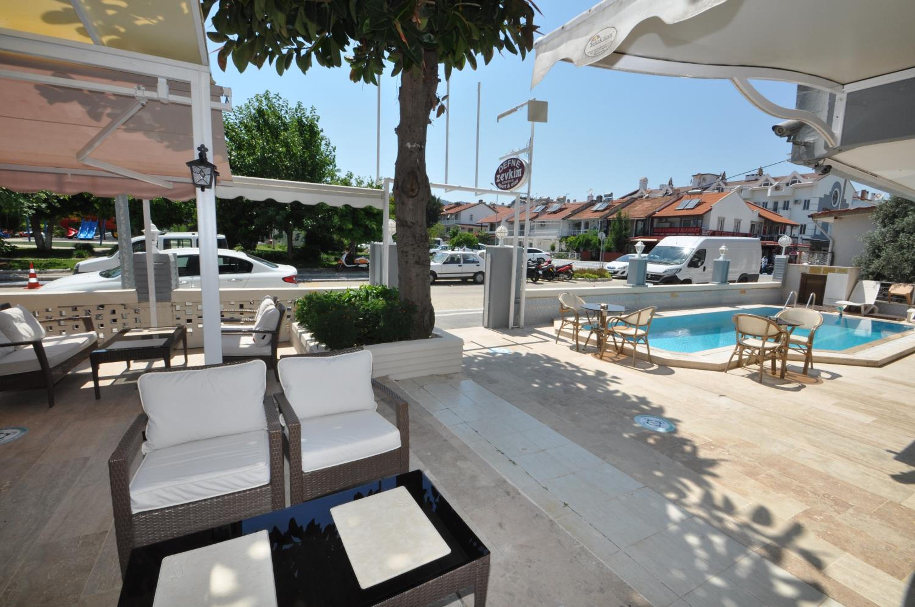 Defne & Zevkim Hotel - Image 19