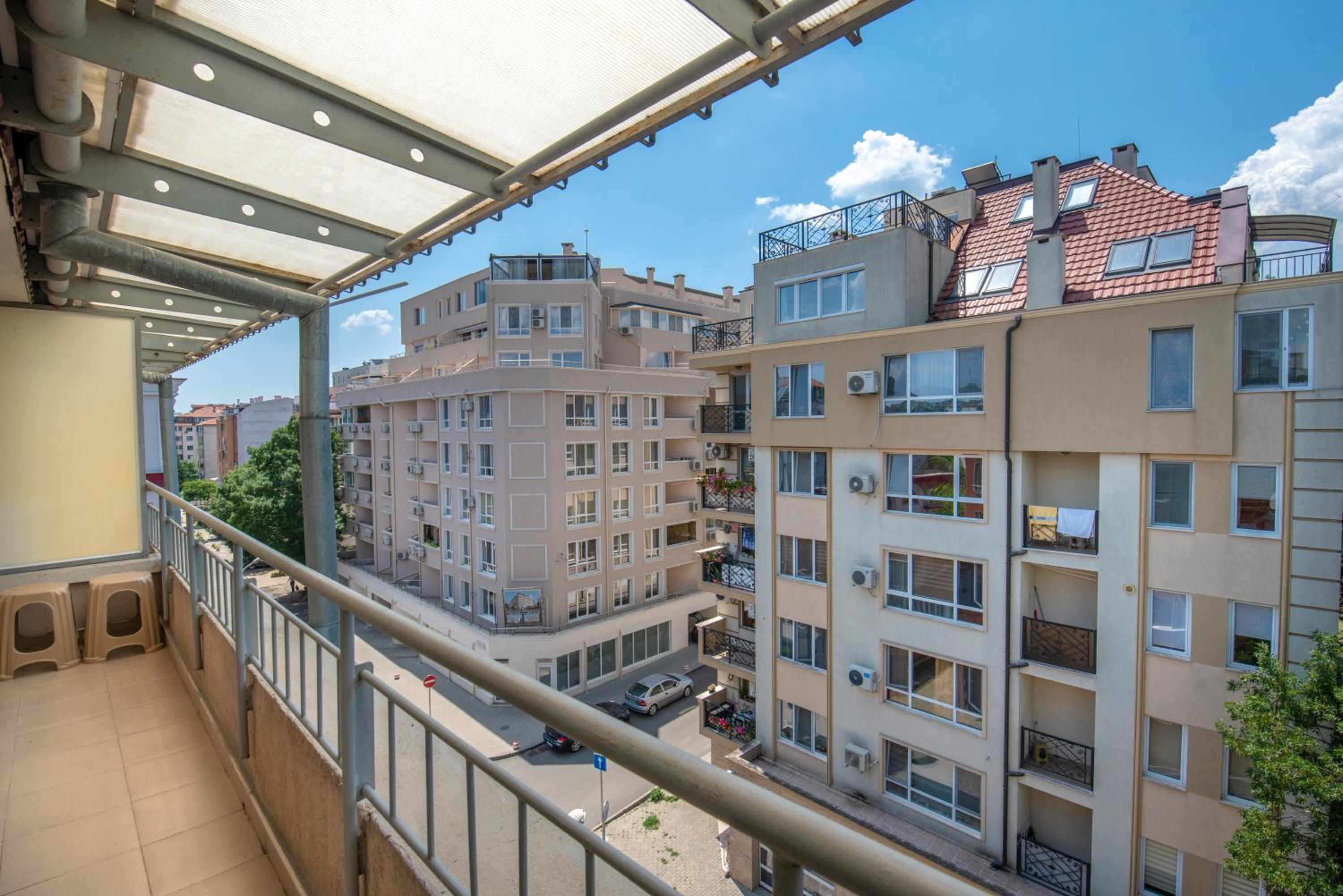 Azure Pretty Apartment TOP Location near Sea Garden