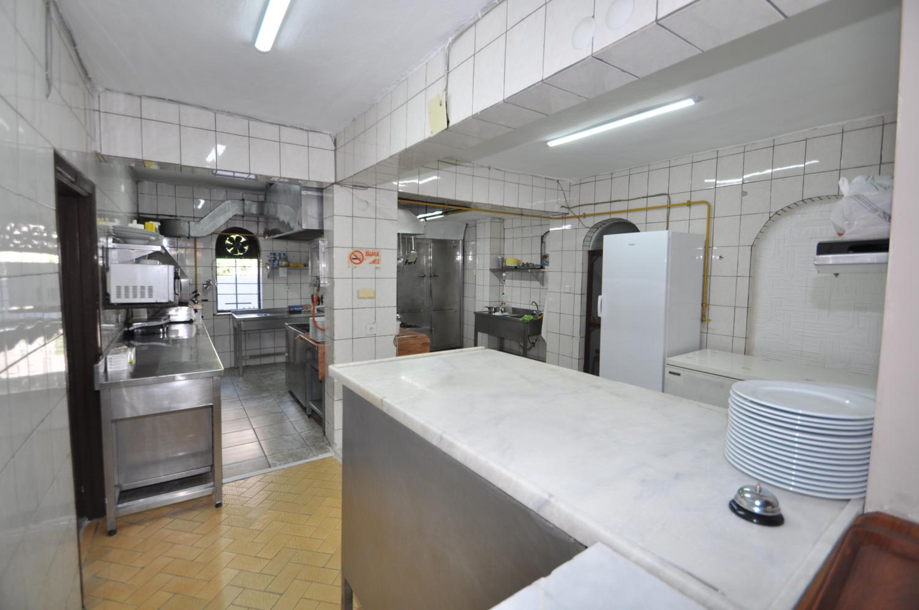 Defne & Zevkim Hotel - Image 49