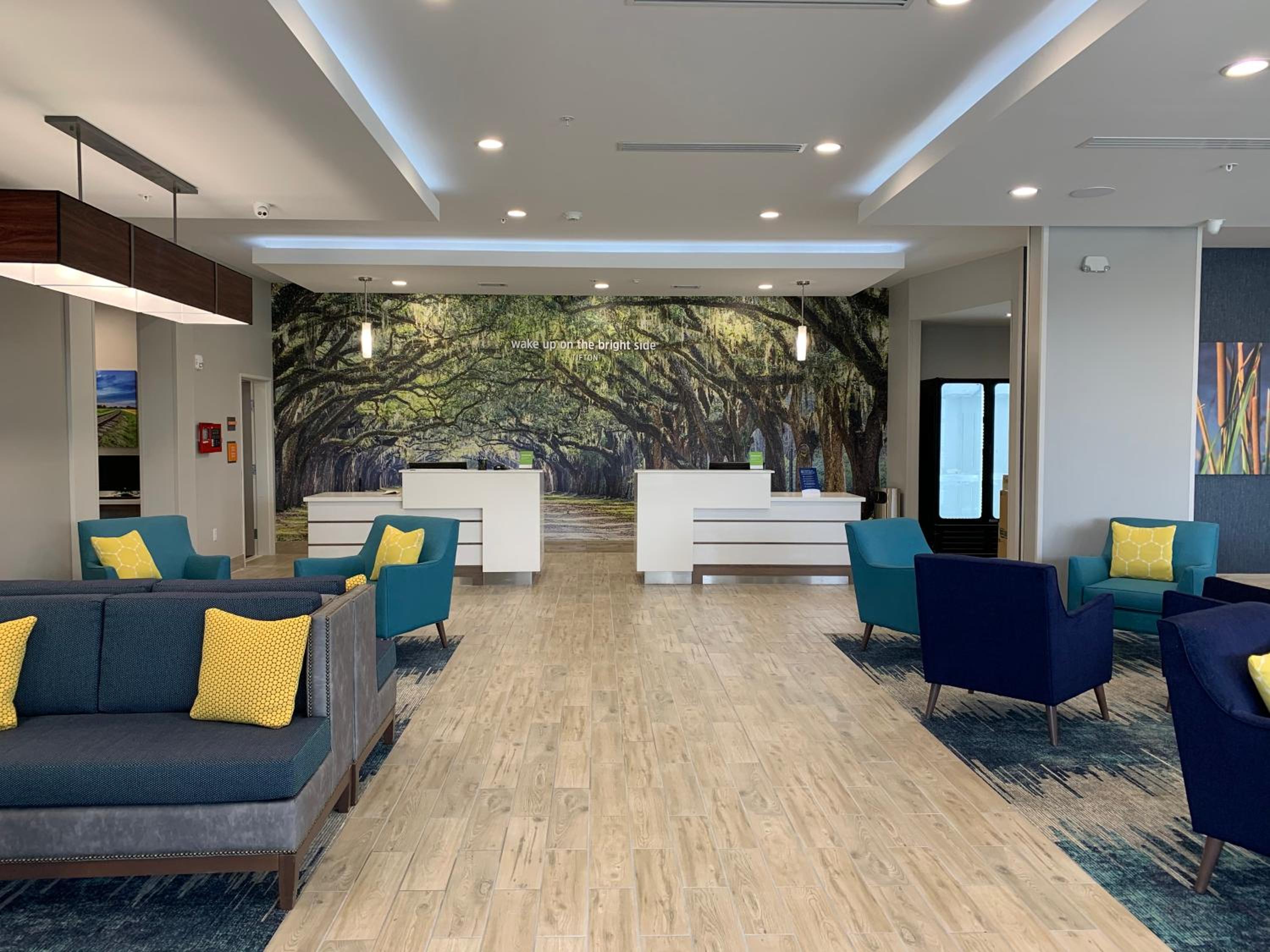 Tifton Vacations - La Quinta Inn  Suites by Wyndham Tifton - Property Image 3