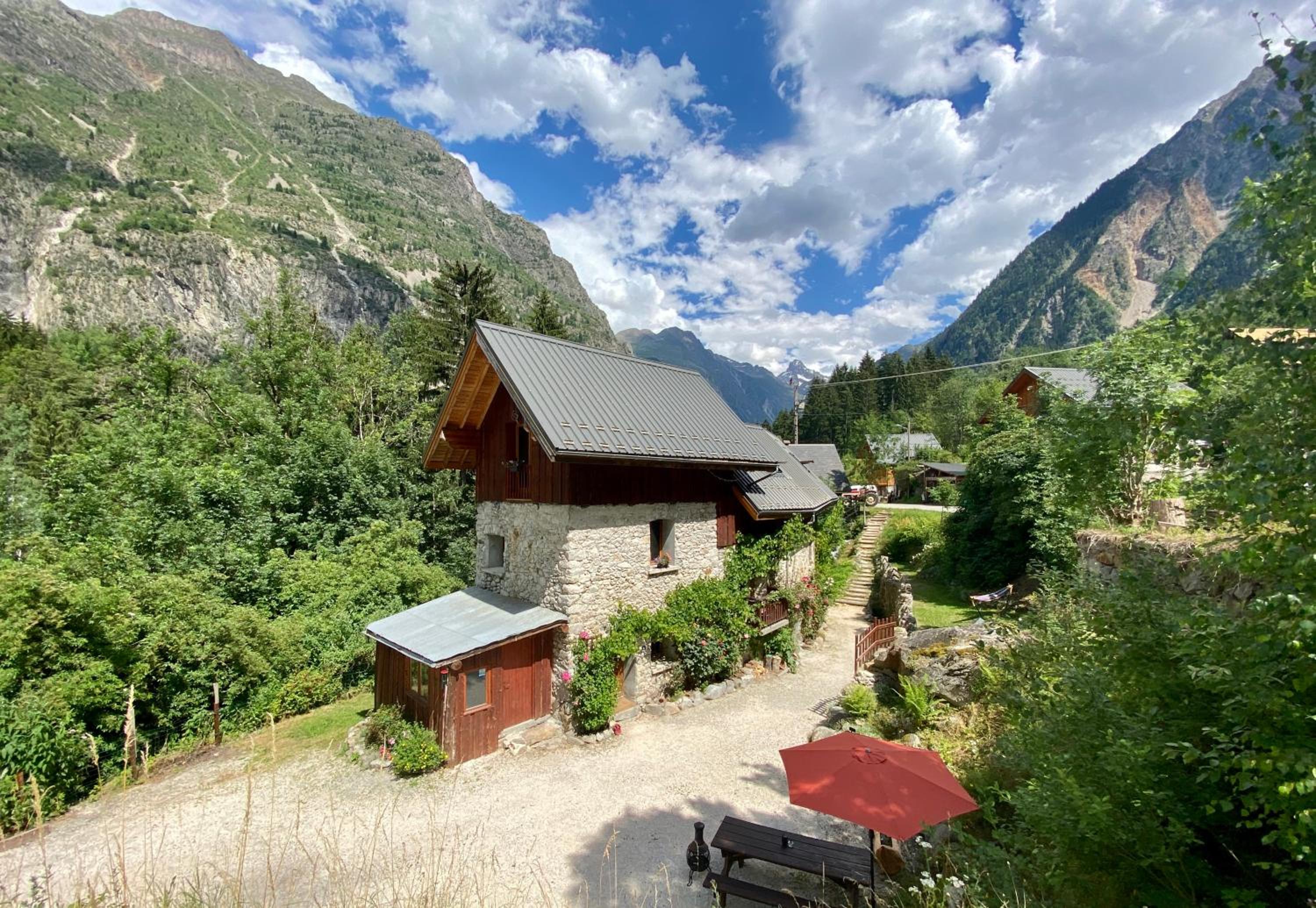 Ecrins Lodge view 4