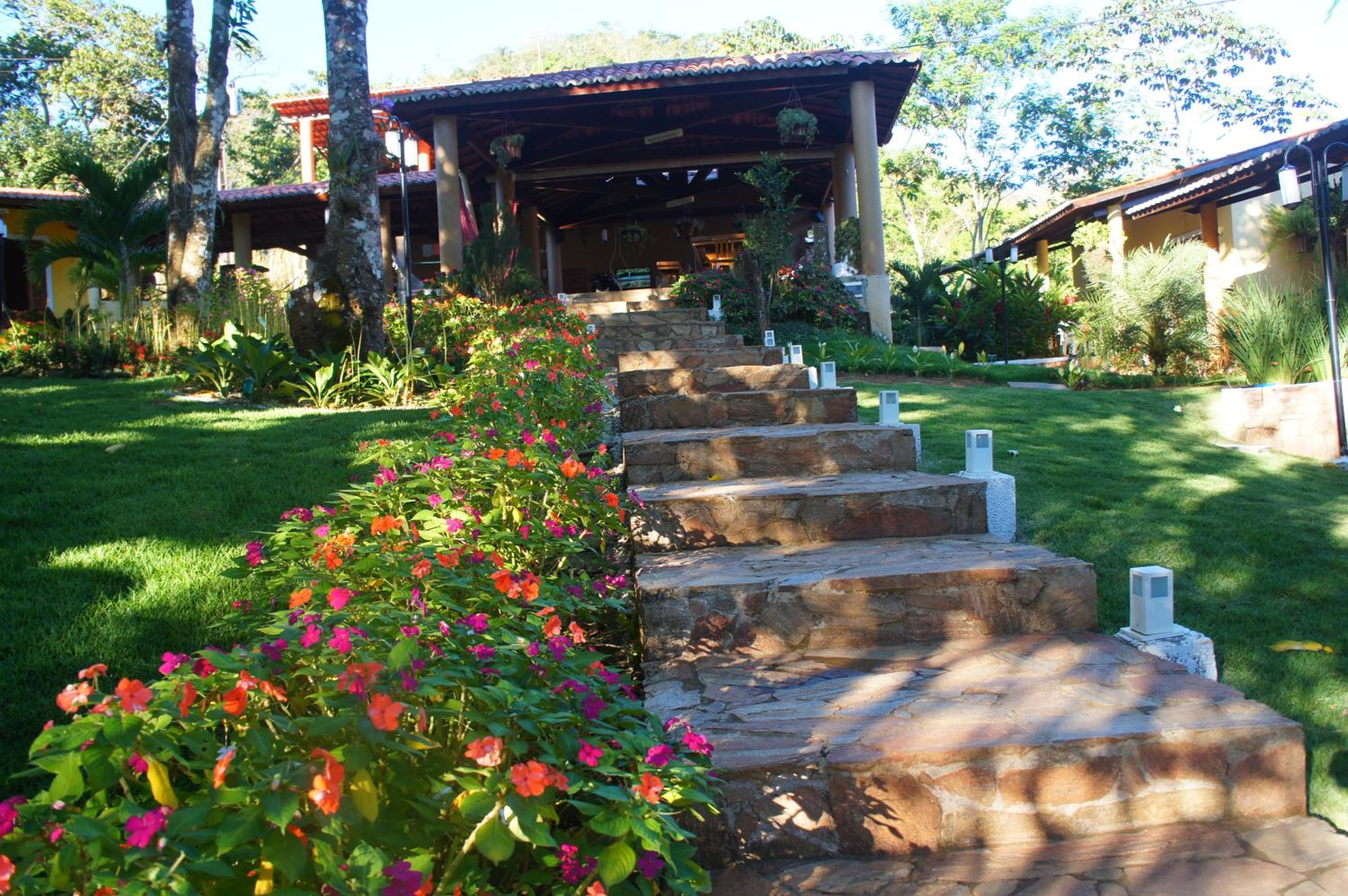 HOTEL CANTINHO DAS FLORES