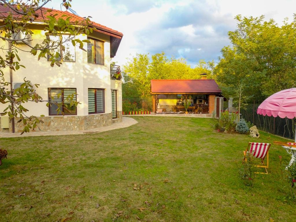 Hotel Acacia Guest House - Image 1