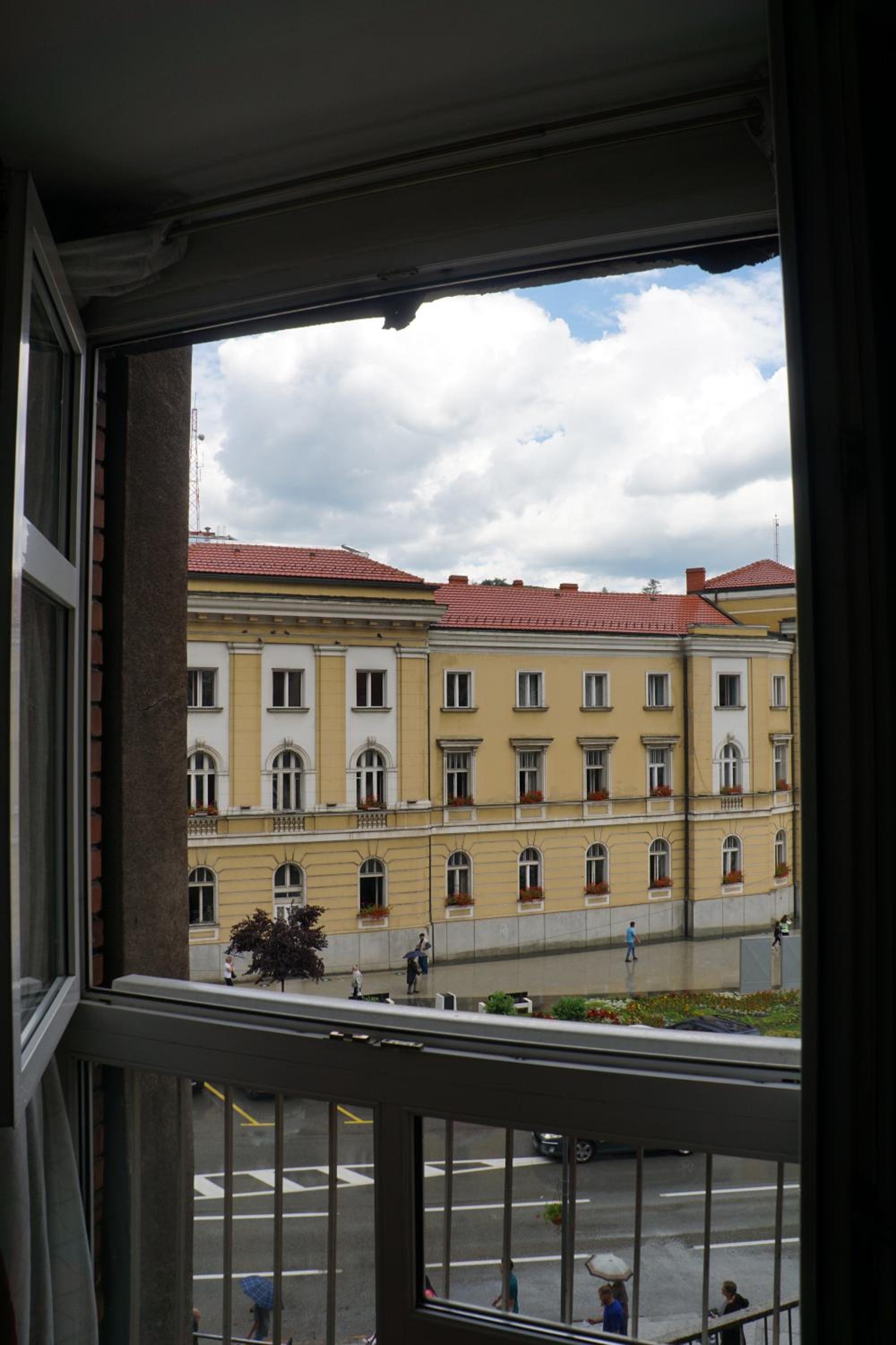 Photo 12