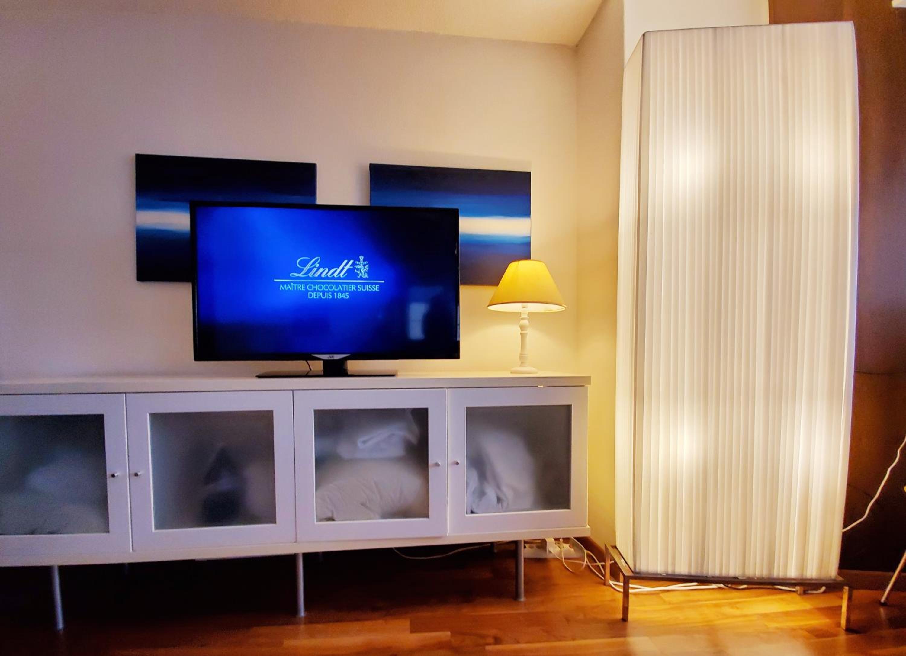 In the heart of Zurich - pedestrian area - close to central, main train station and riverside